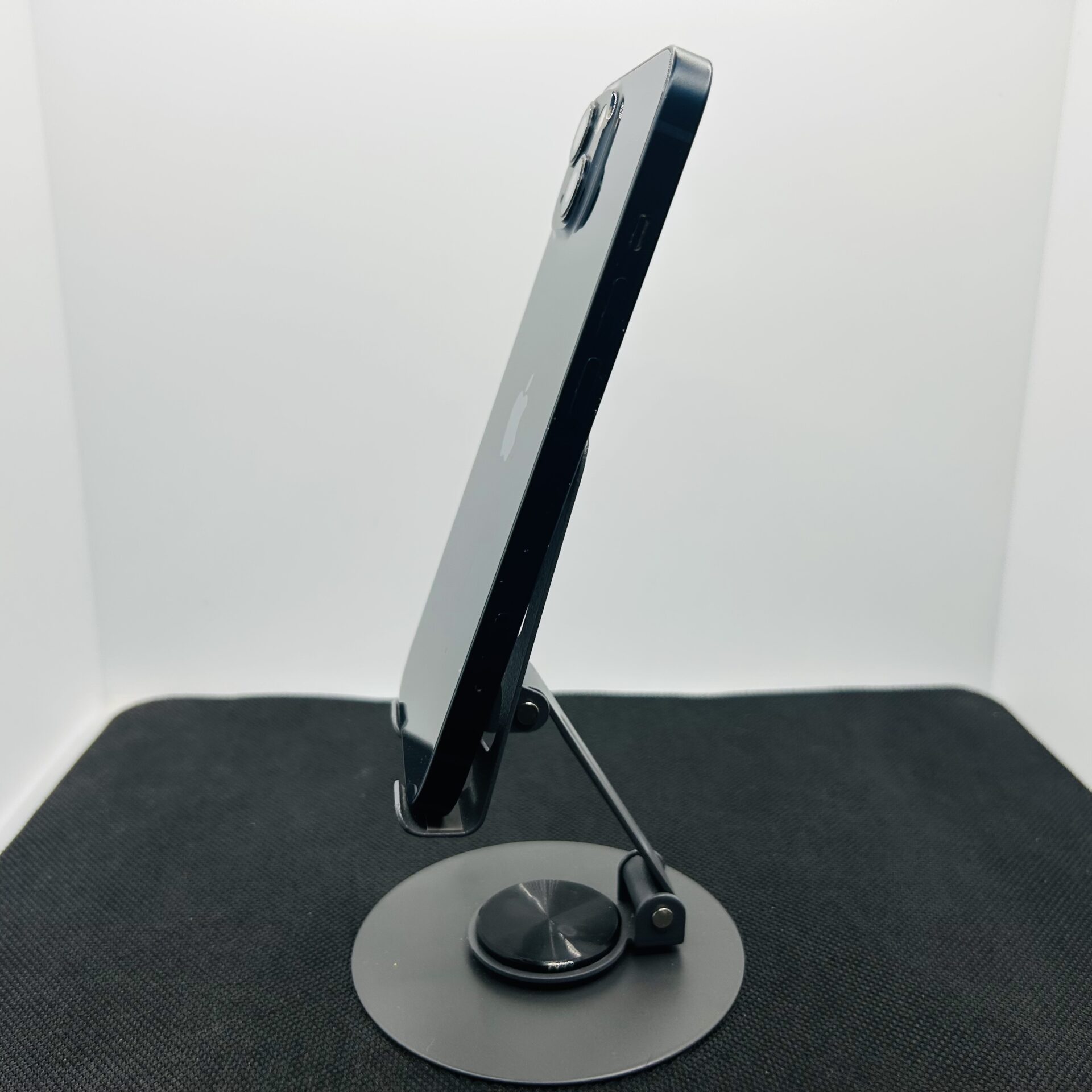 Apple iPhone 13 256GB Midnight – (Grade B) - Image 8