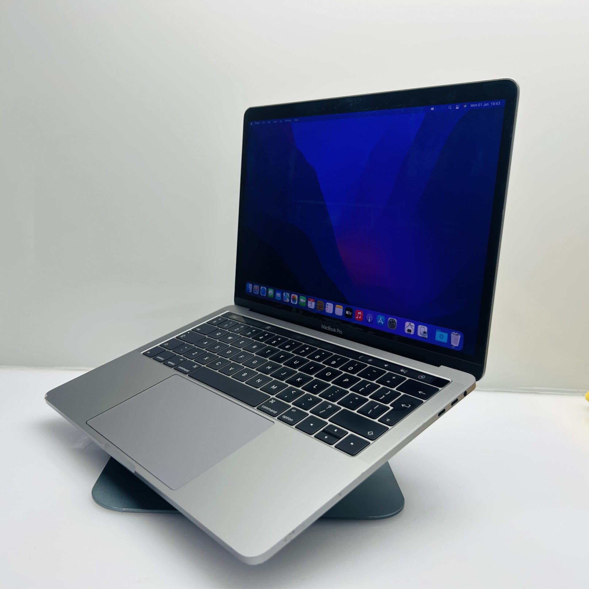 Macbook Pro 13-inch “Core i5″ 2.9GHz (Late 2016) 8GB RAM 512GB SSD Space Gray (Grade B) - Image 5