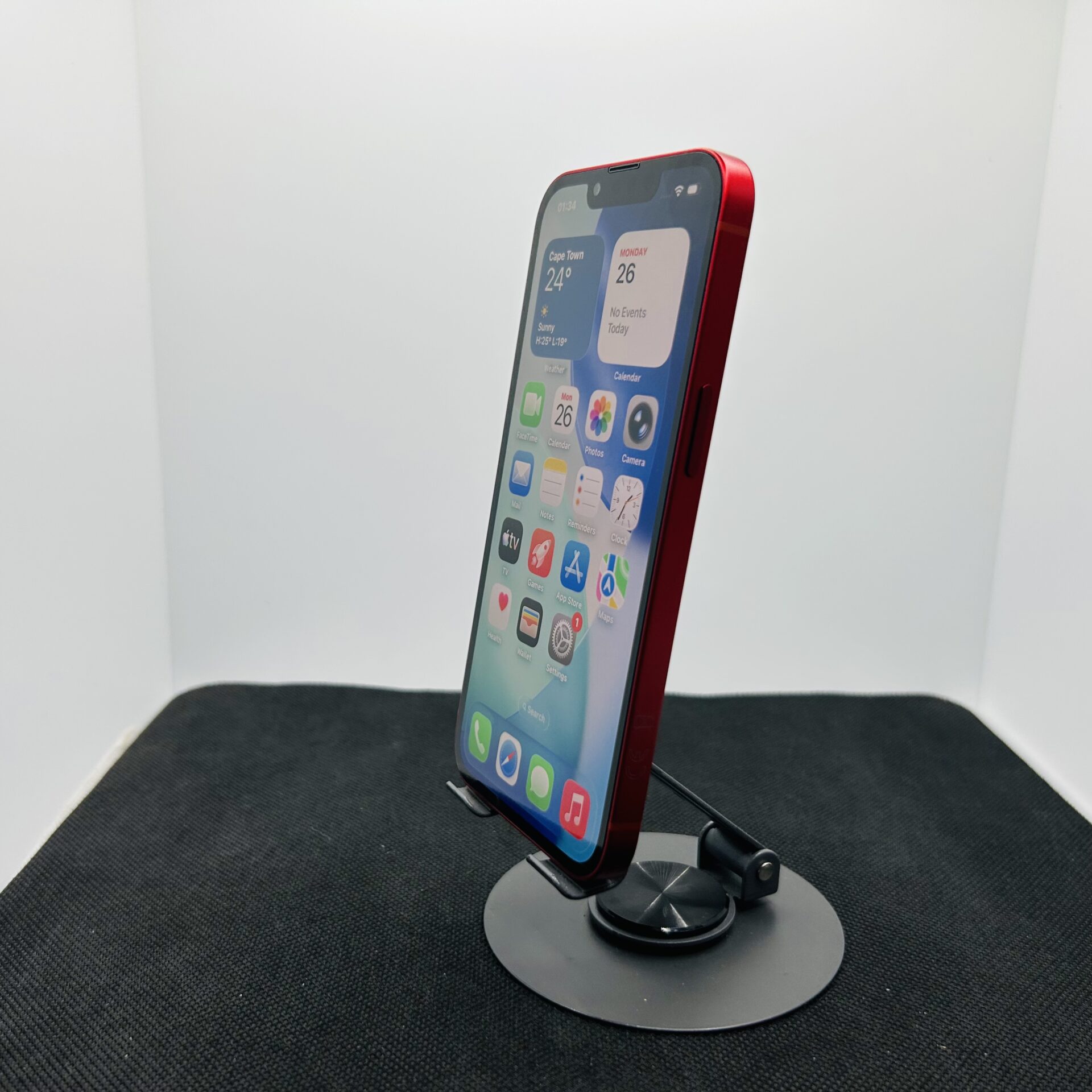 Apple iPhone 13 128GB Red – (Grade B) - Image 4