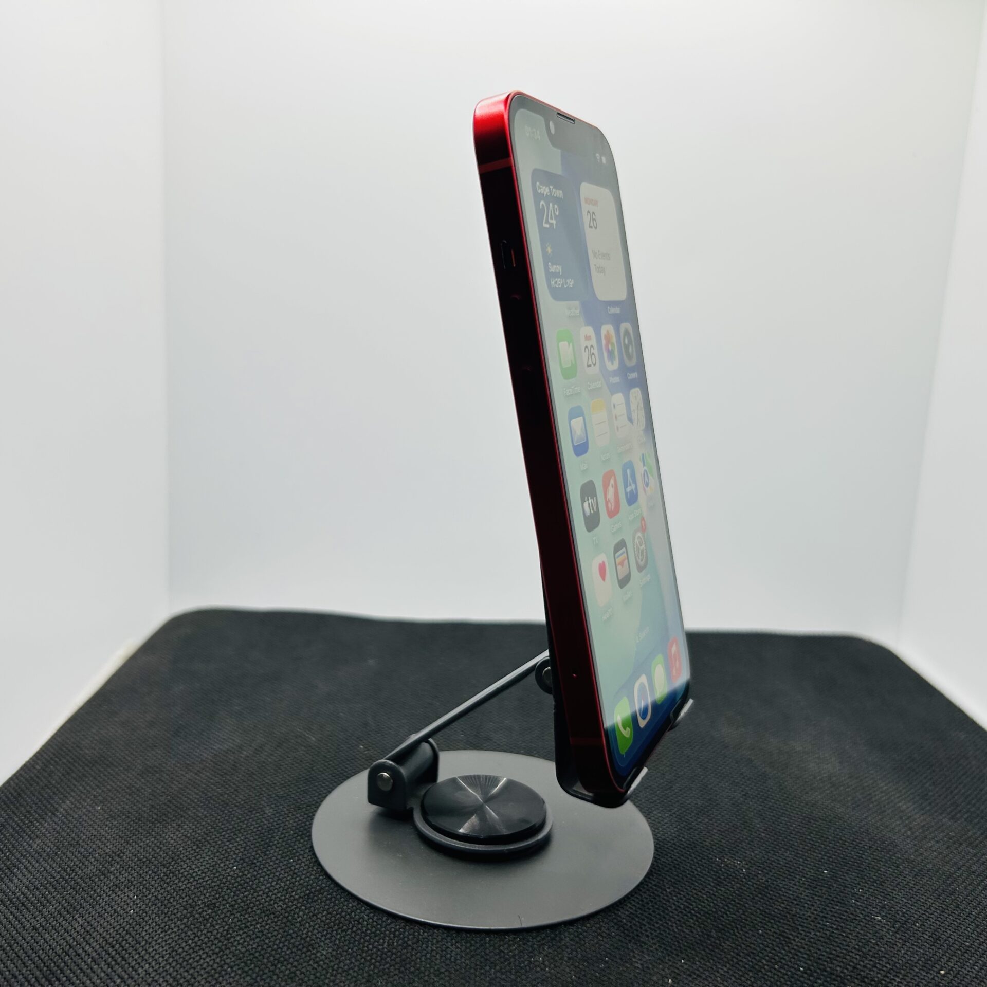 Apple iPhone 13 128GB Red – (Grade B) - Image 3