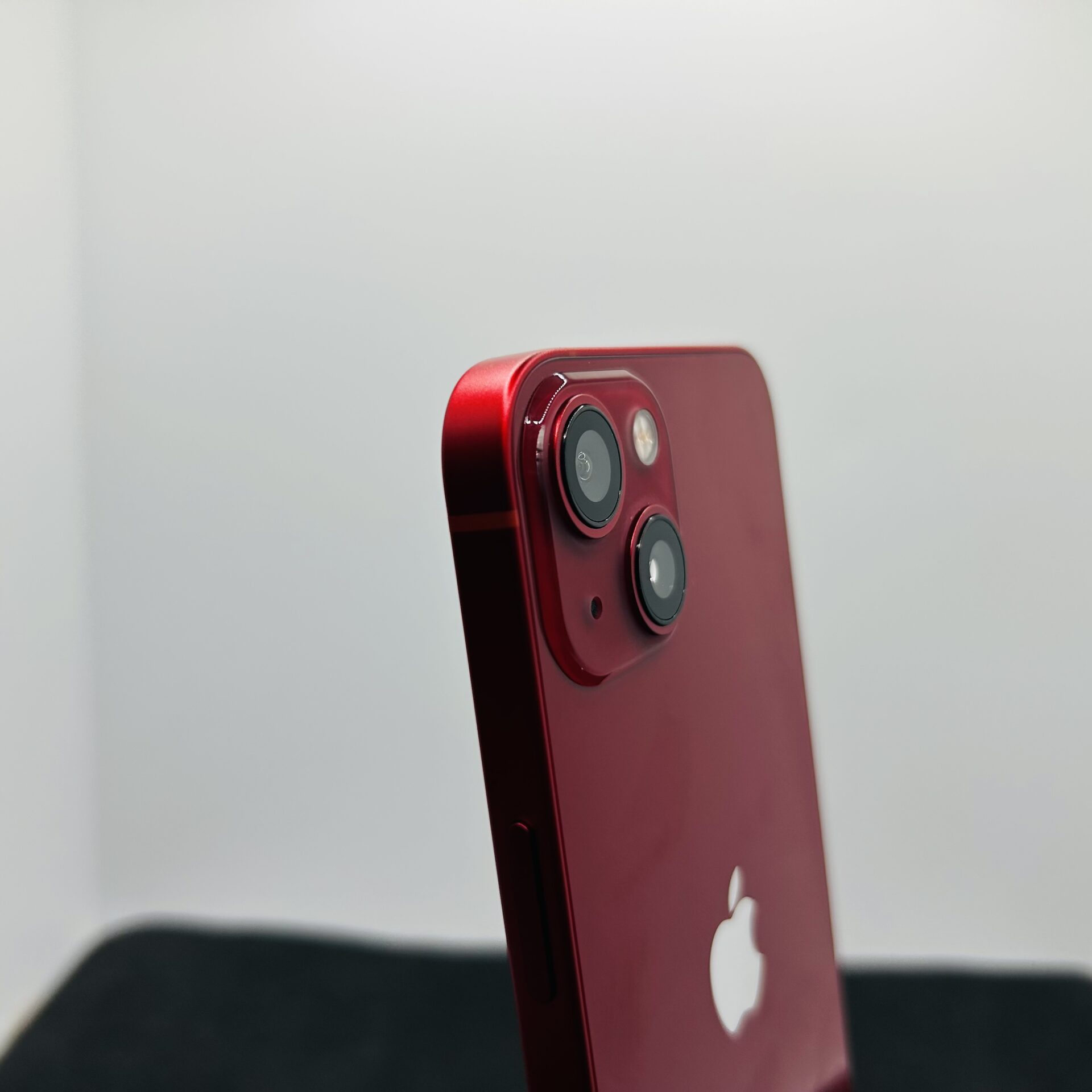 Apple iPhone 13 128GB Red – (Grade B) - Image 8