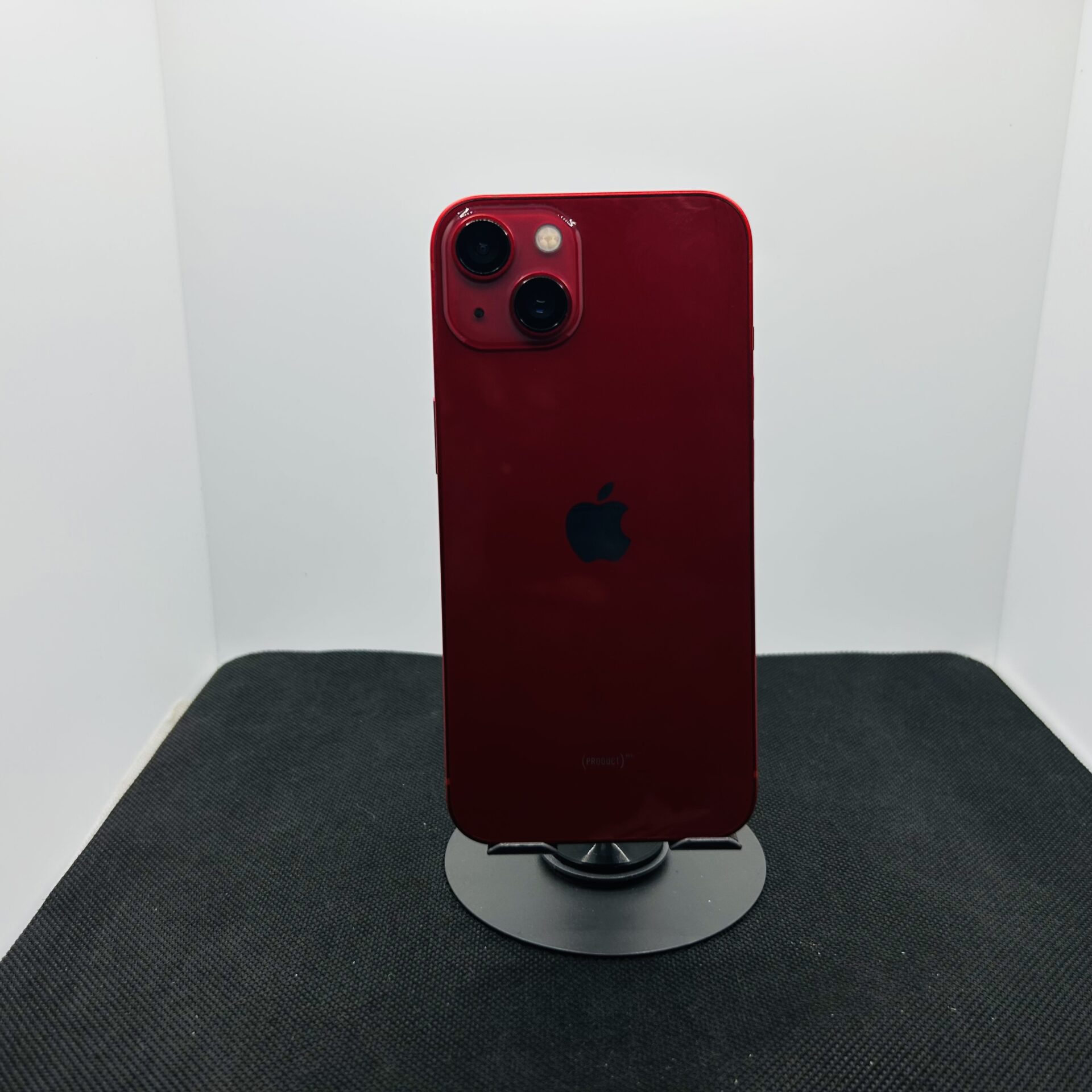 Apple iPhone 13 128GB Red – (Grade B) - Image 6