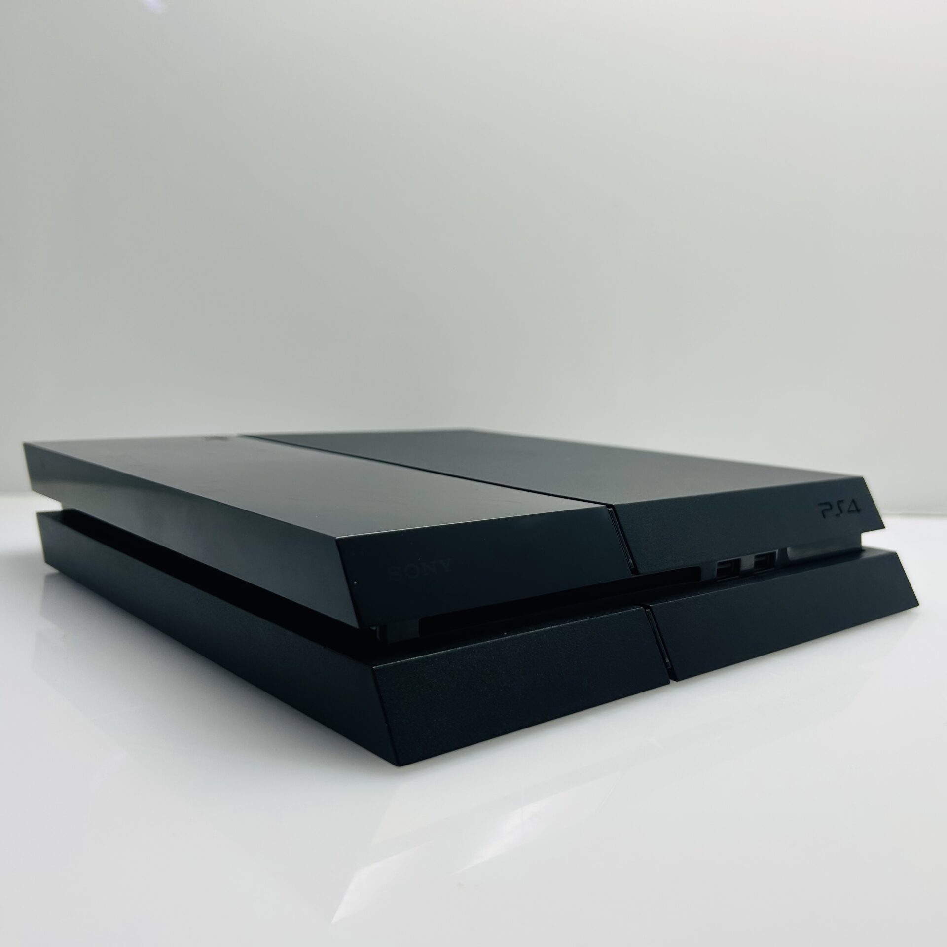 PlayStation 4 Original Black 500GB + 1 Controller + HDMI Cable + Power Cable + 2 Games – (Grade B) - Image 6