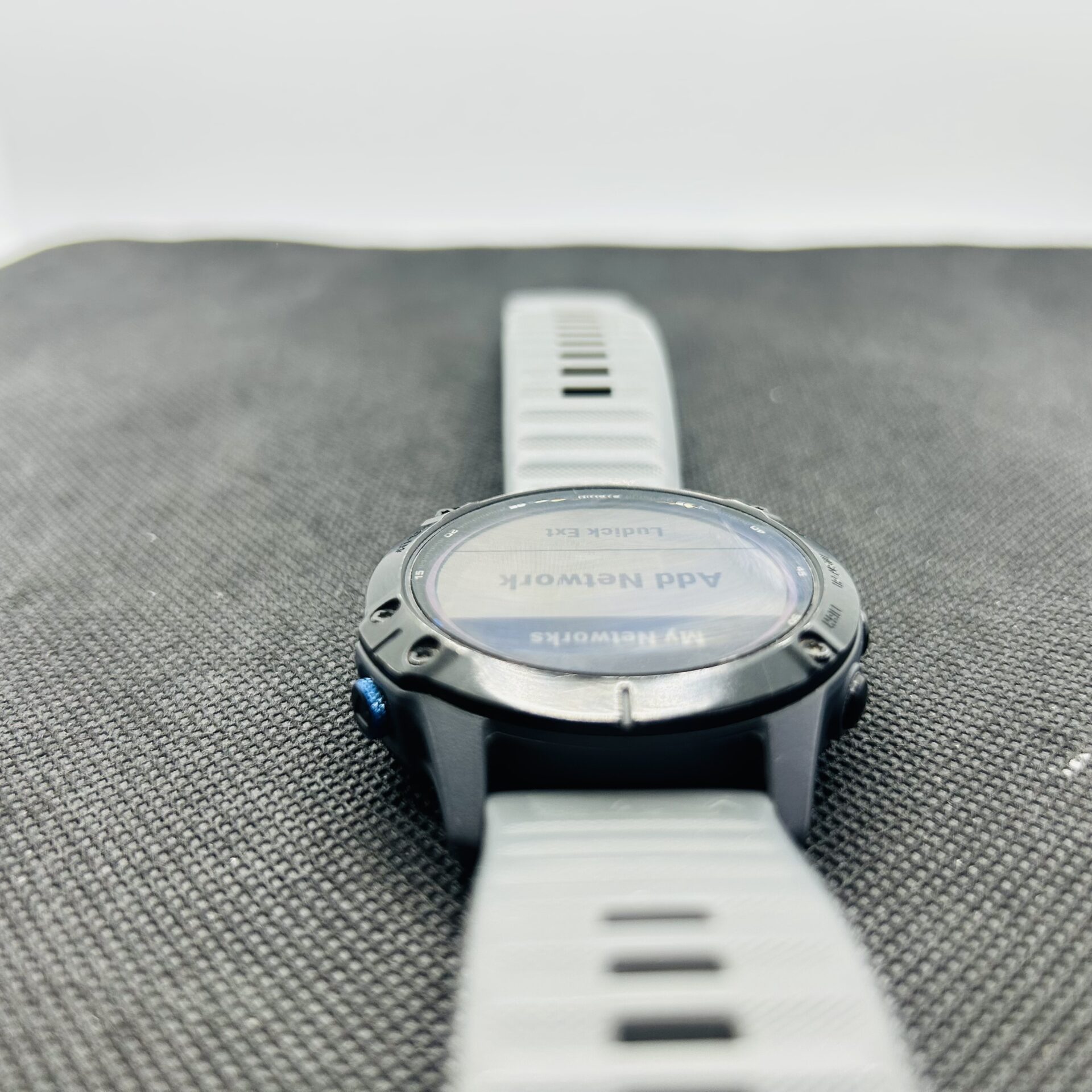 Garmin Fenix 6 Pro (Solar Edition) Black (B Grade) – With Gray Straps - Image 4