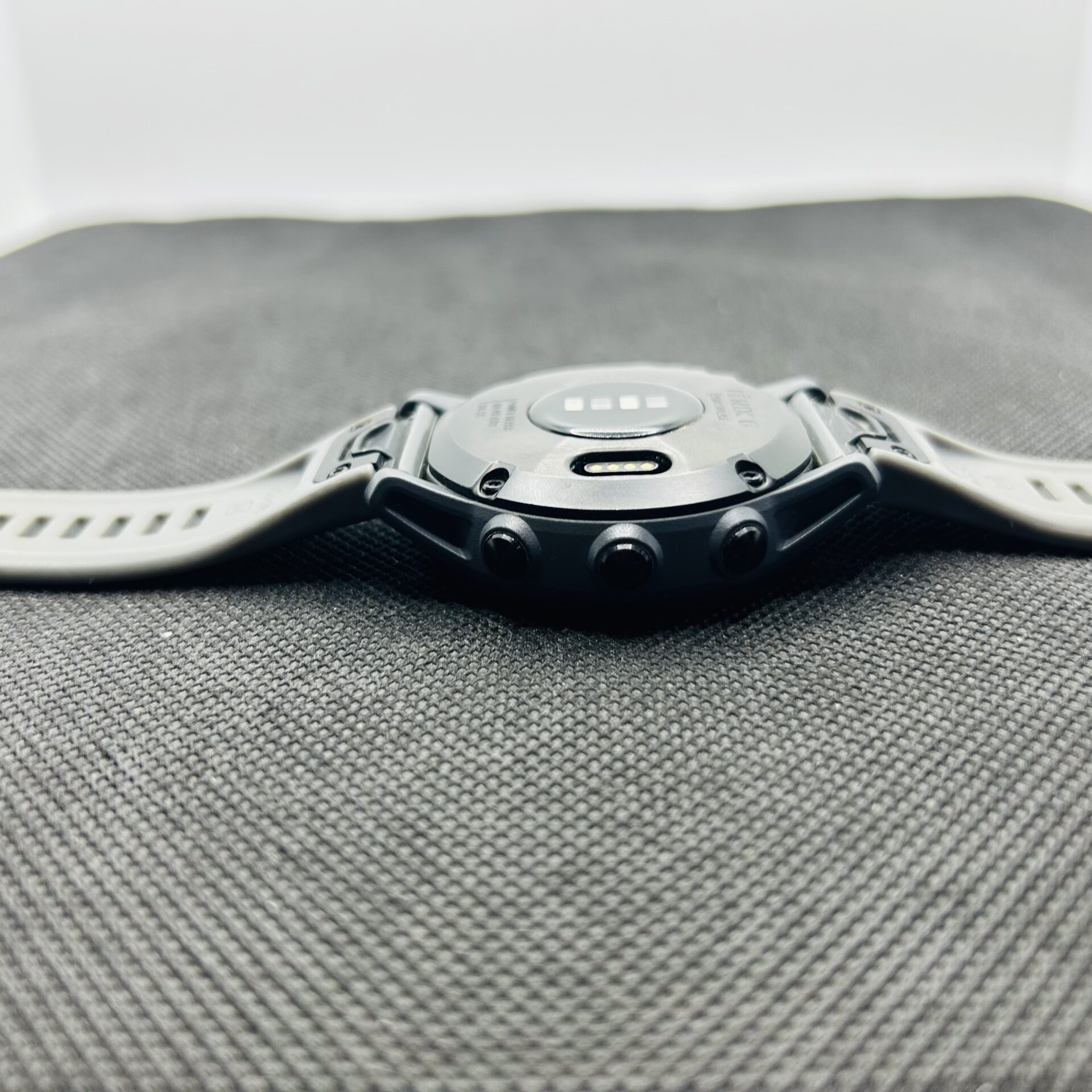 Garmin Fenix 6 Pro (Solar Edition) Black (B Grade) – With Gray Straps - Image 8