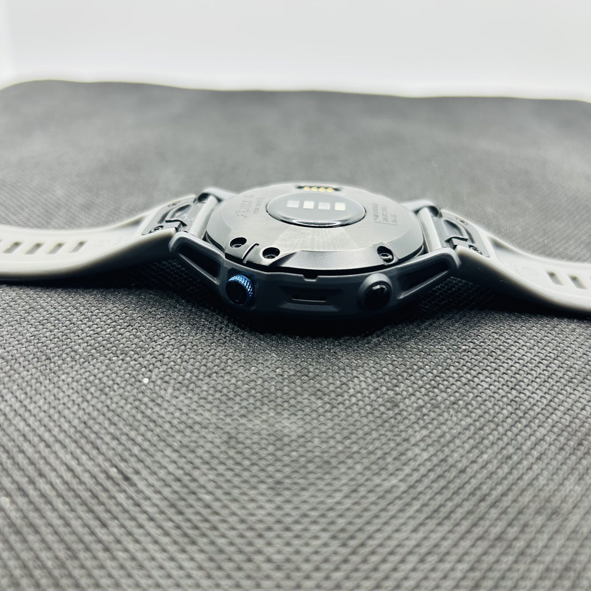 Garmin Fenix 6 Pro (Solar Edition) Black (B Grade) – With Gray Straps - Image 9