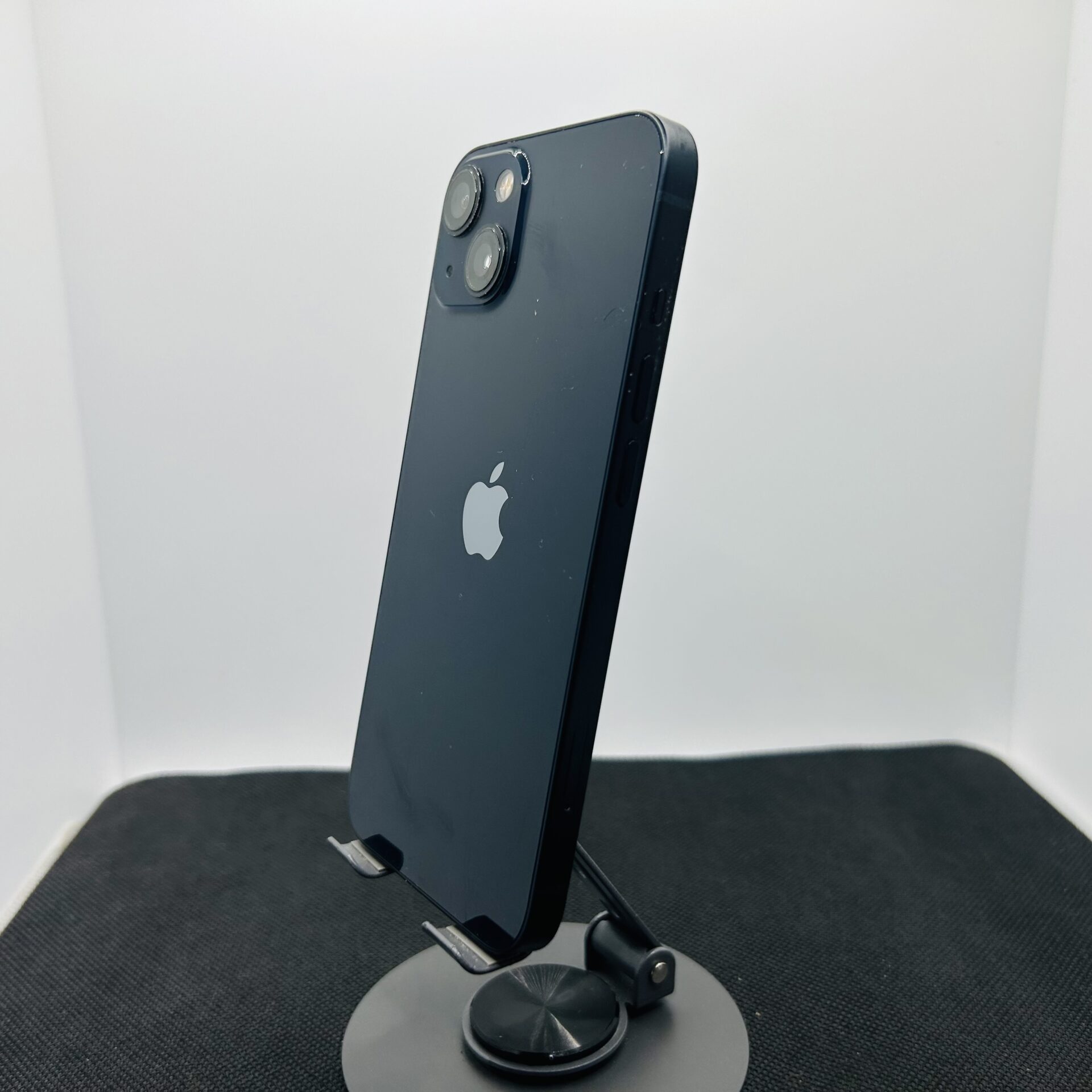 Apple iPhone 13 256GB Midnight – (Grade B) - Image 5