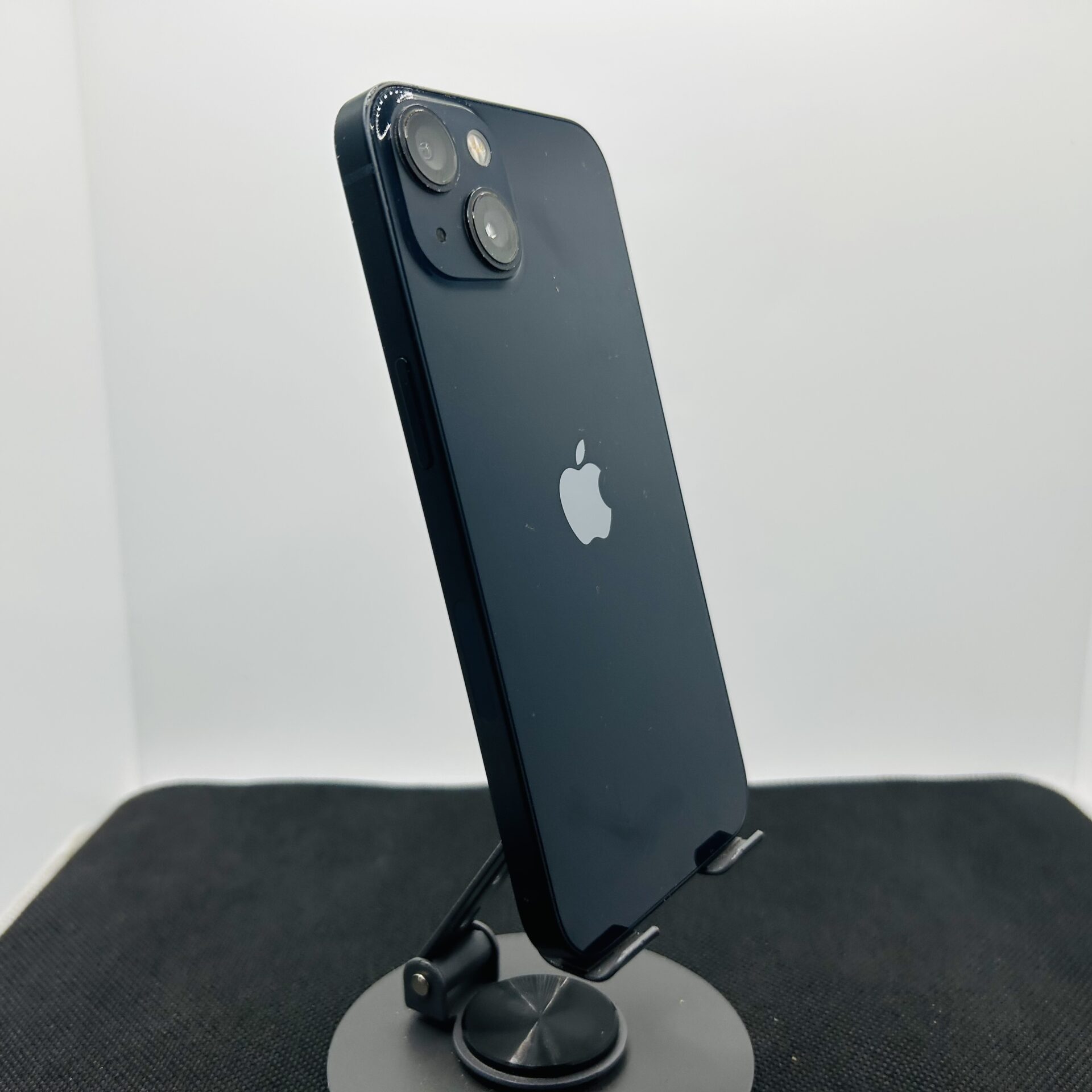 Apple iPhone 13 256GB Midnight – (Grade B) - Image 7