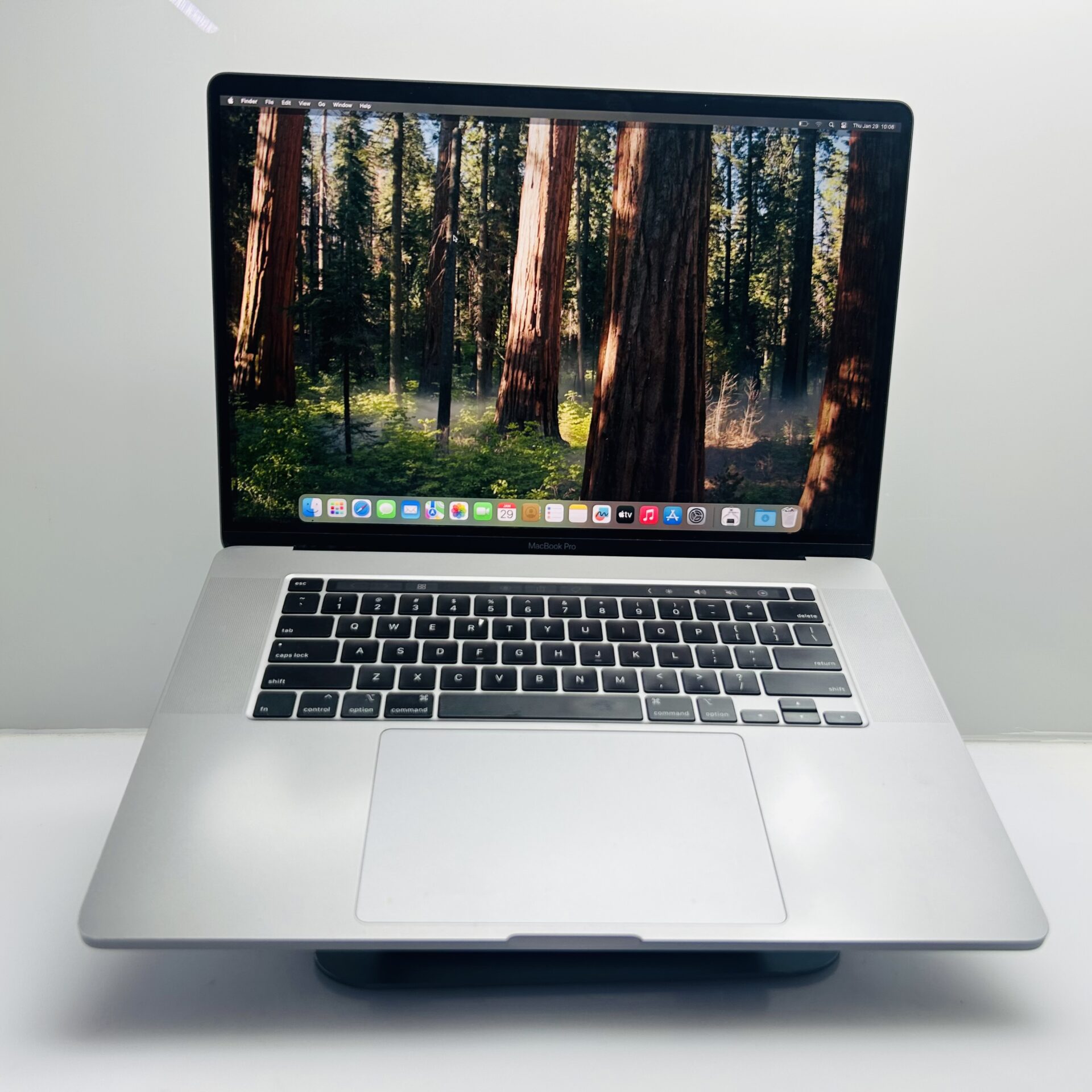 Apple Macbook Pro 16-inch “Core i9” 2.40GHz (TouchBar/2019) 32GB RAM 512GB SSD Space Gray (Grade B) - Image 3