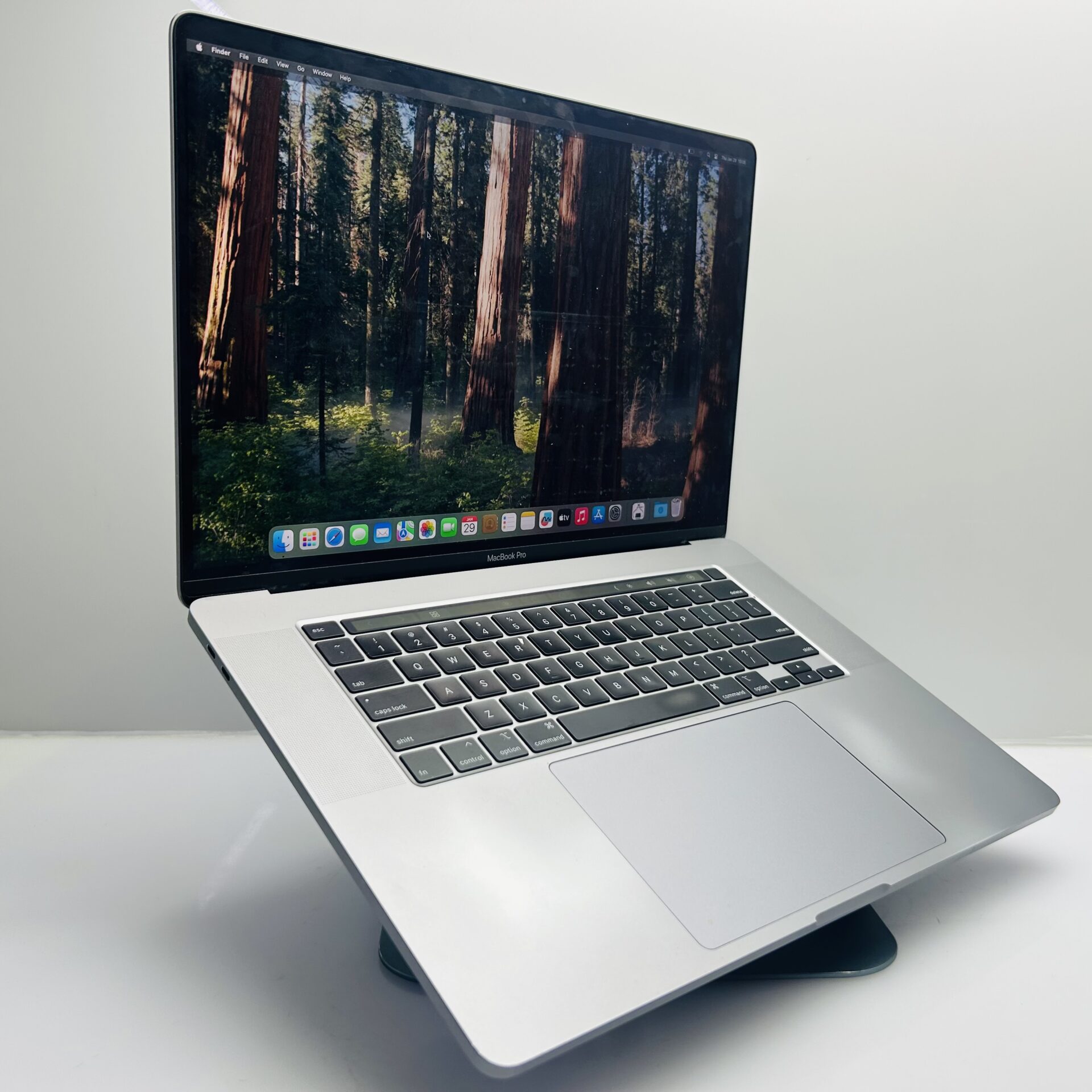 Apple Macbook Pro 16-inch “Core i9” 2.40GHz (TouchBar/2019) 32GB RAM 512GB SSD Space Gray (Grade B) - Image 2