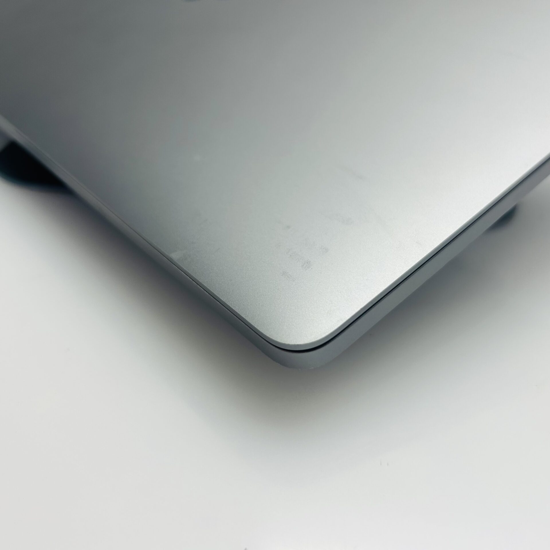 Apple Macbook Pro 16-inch “Core i9” 2.40GHz (TouchBar/2019) 32GB RAM 512GB SSD Space Gray (Grade B) - Image 6