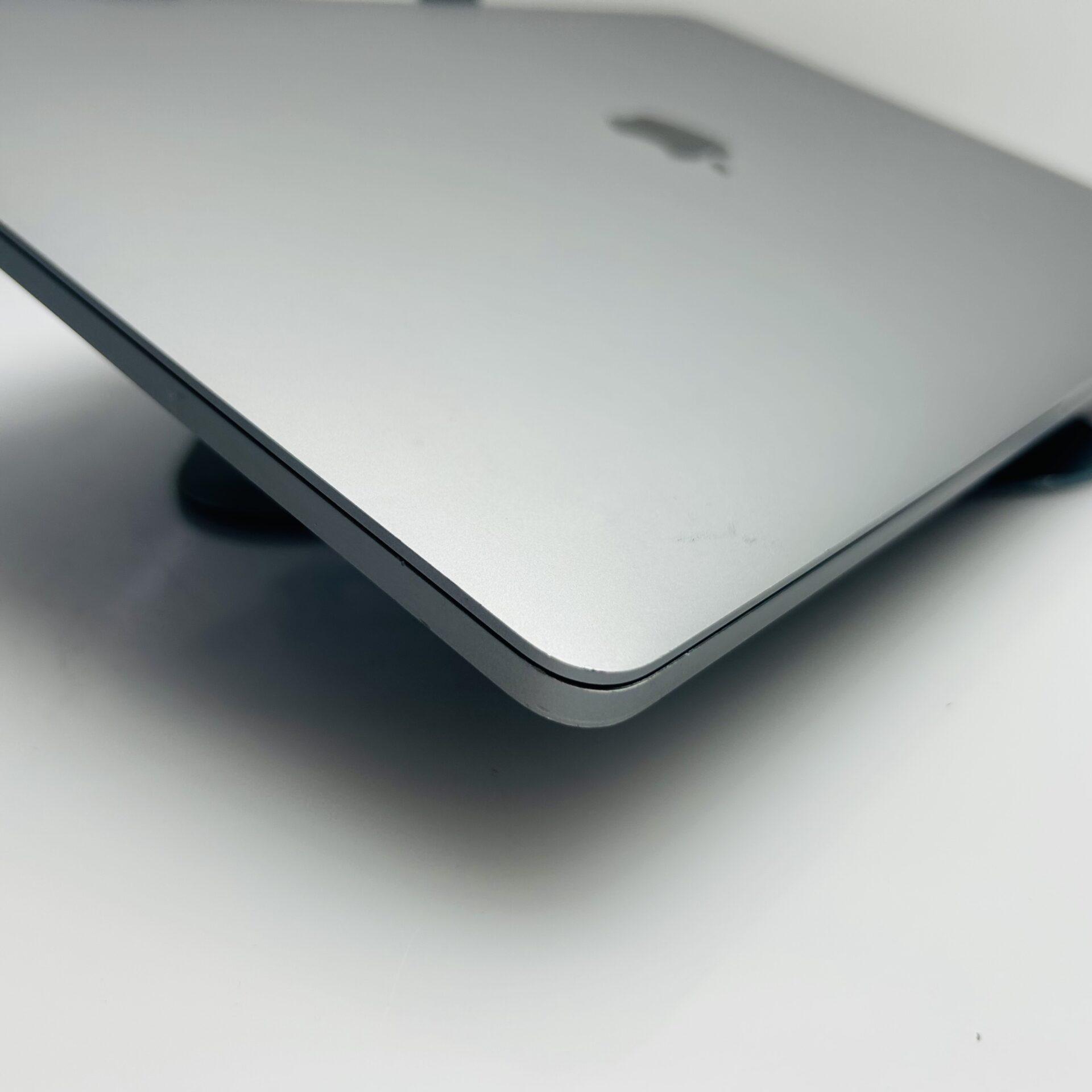 Apple Macbook Pro 16-inch “Core i9” 2.40GHz (TouchBar/2019) 32GB RAM 512GB SSD Space Gray (Grade B) - Image 7