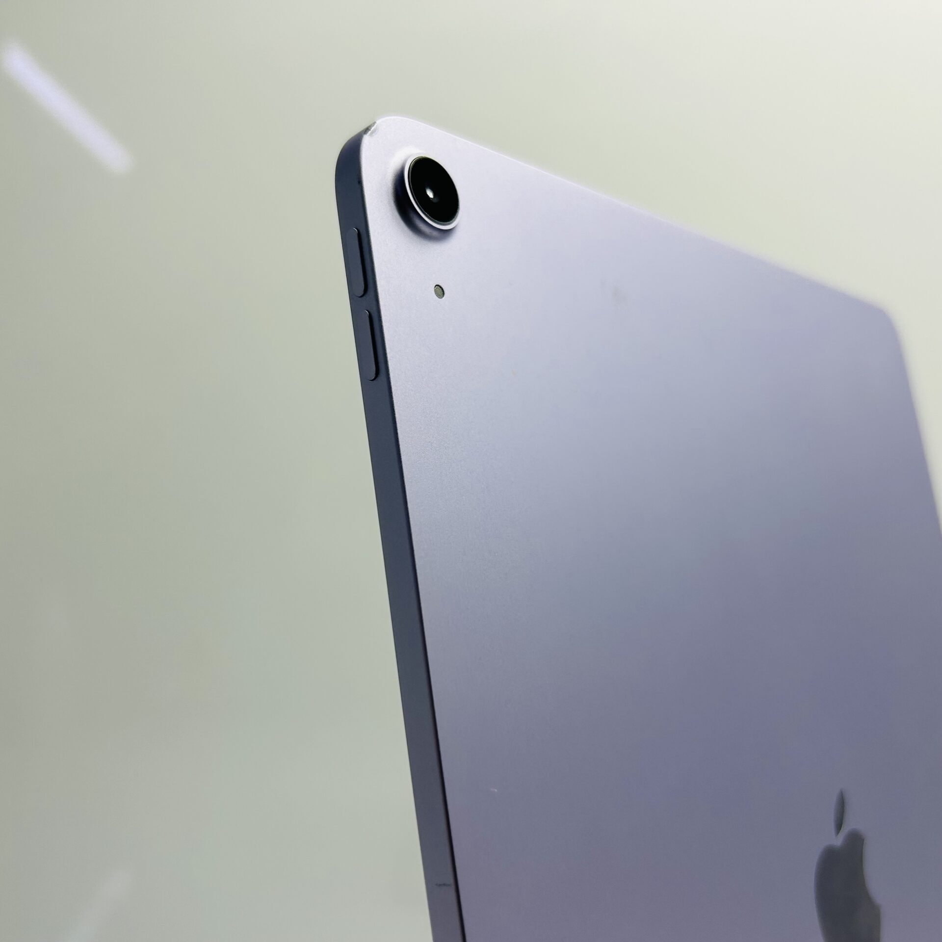 Apple iPad Air 13″ M2 (Wifi Only) 512GB Purple (Grade B) - Minor Bright Spots - Image 9