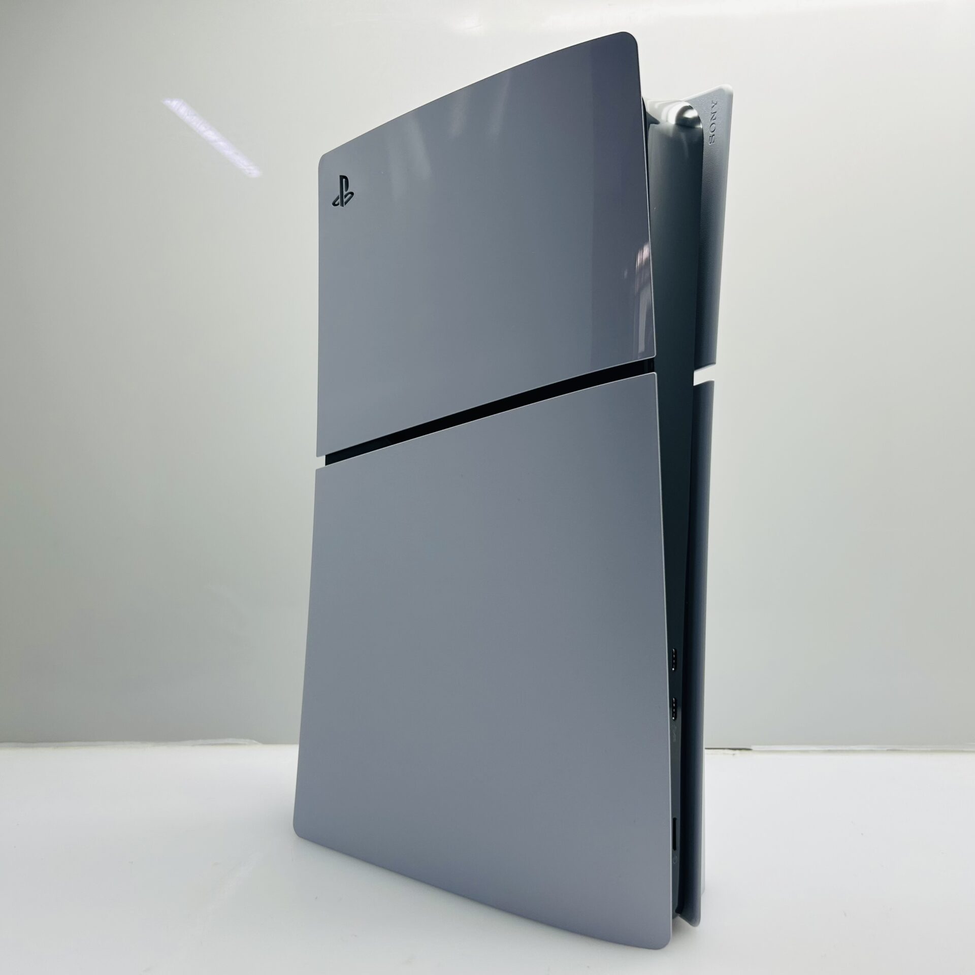 Playstation 5 Slim Physical Edition 1TB White + 1 Controller + HDMI Cable + Power Cable + 1 Game (Grade A) - Image 4