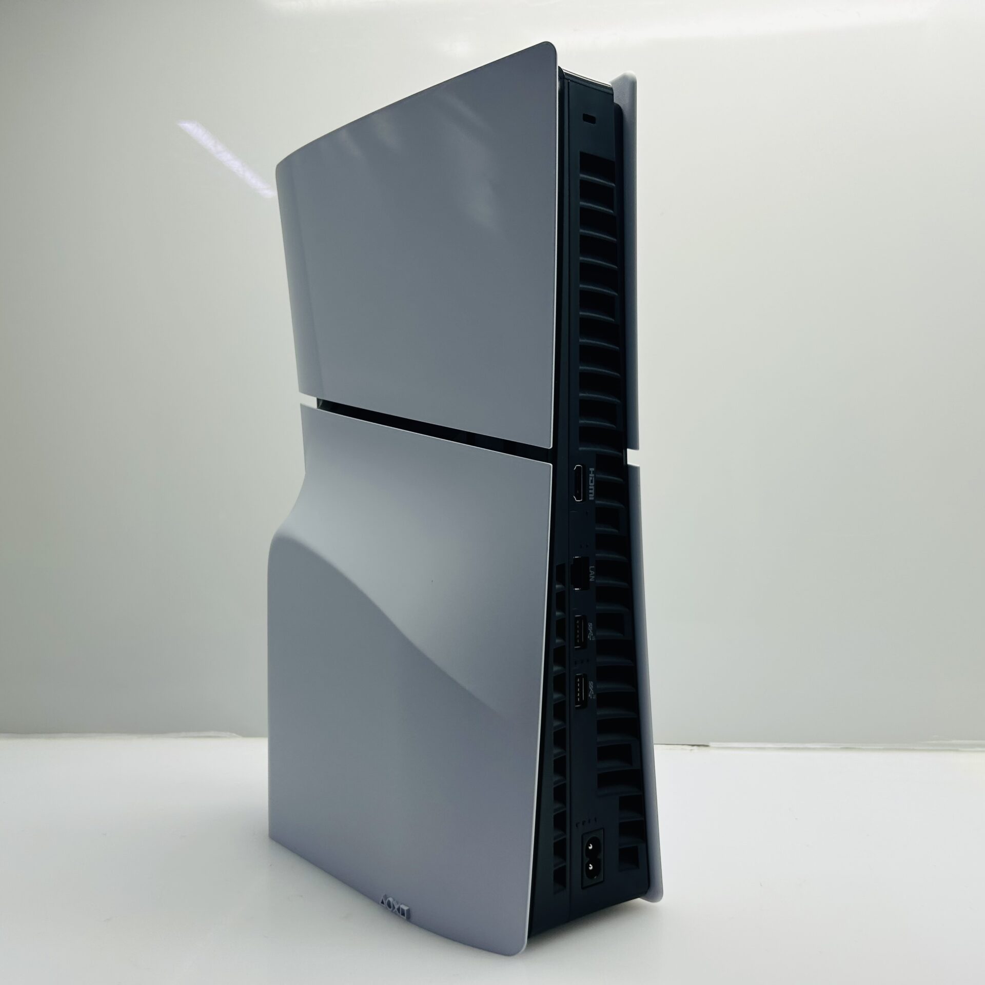 Playstation 5 Slim Physical Edition 1TB White + 1 Controller + HDMI Cable + Power Cable + 1 Game (Grade A) - Image 7