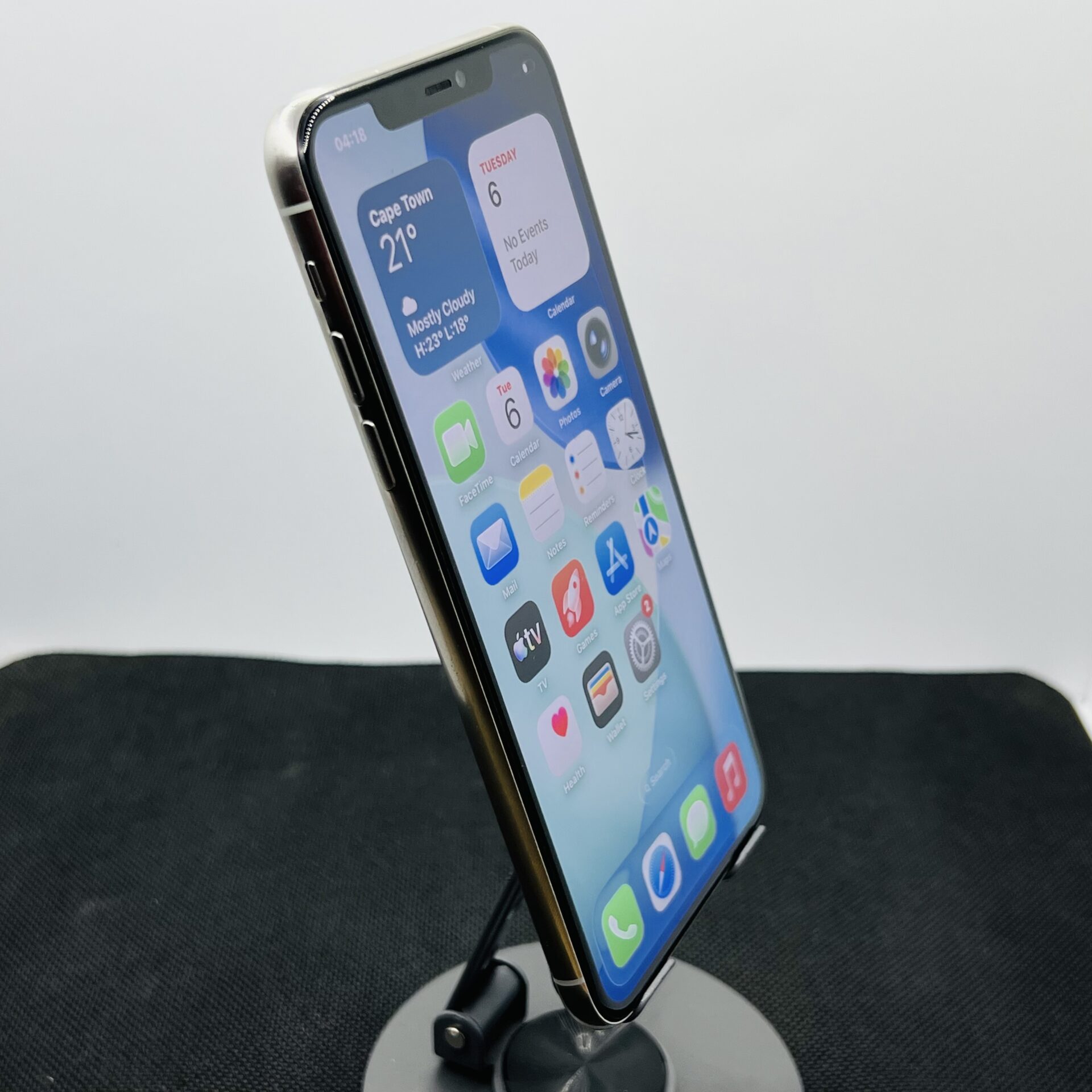 Apple iPhone 11 Pro Max 256GB Silver – (Grade B) - Image 4