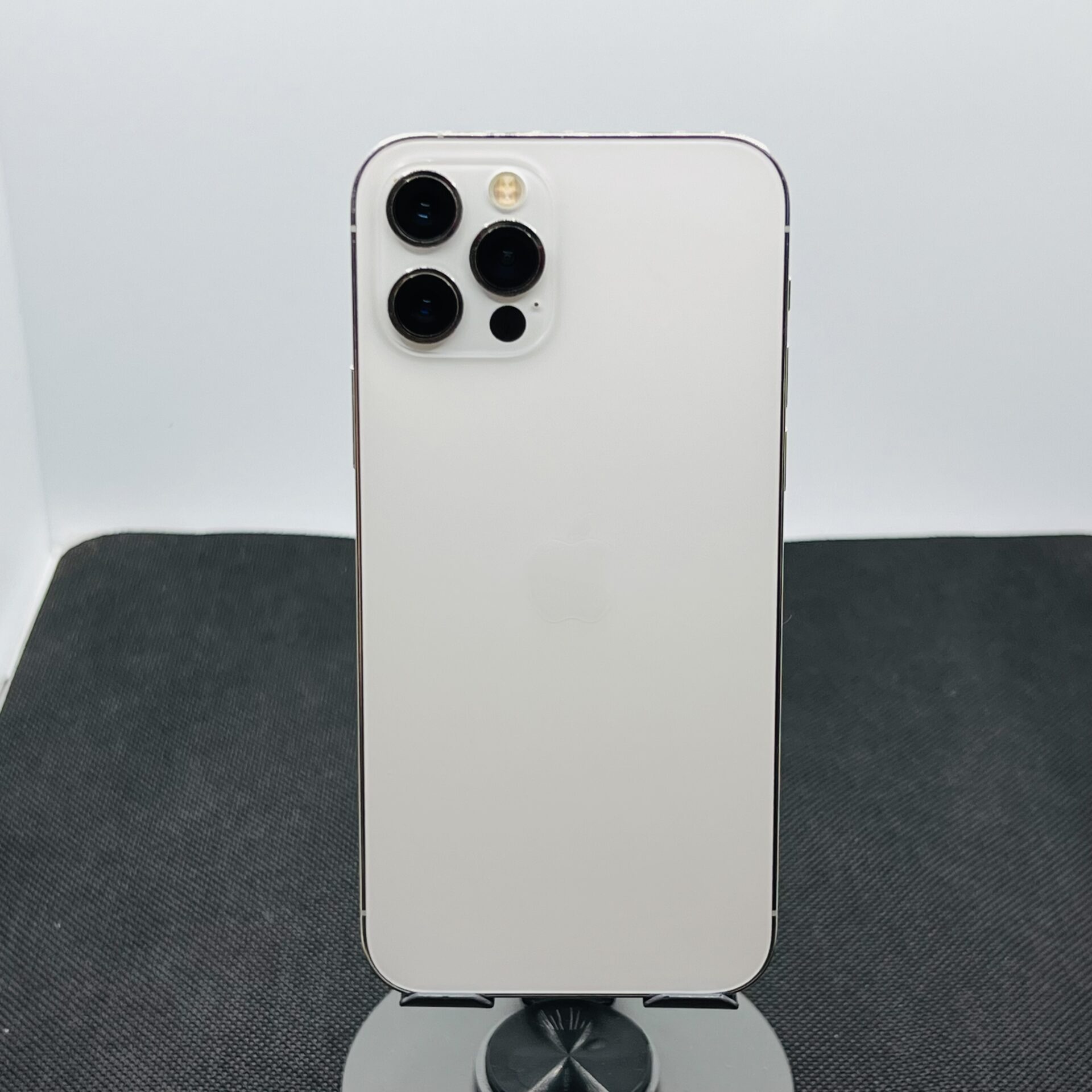 Apple iPhone 12 Pro 256GB Silver – (Grade B) - Image 9