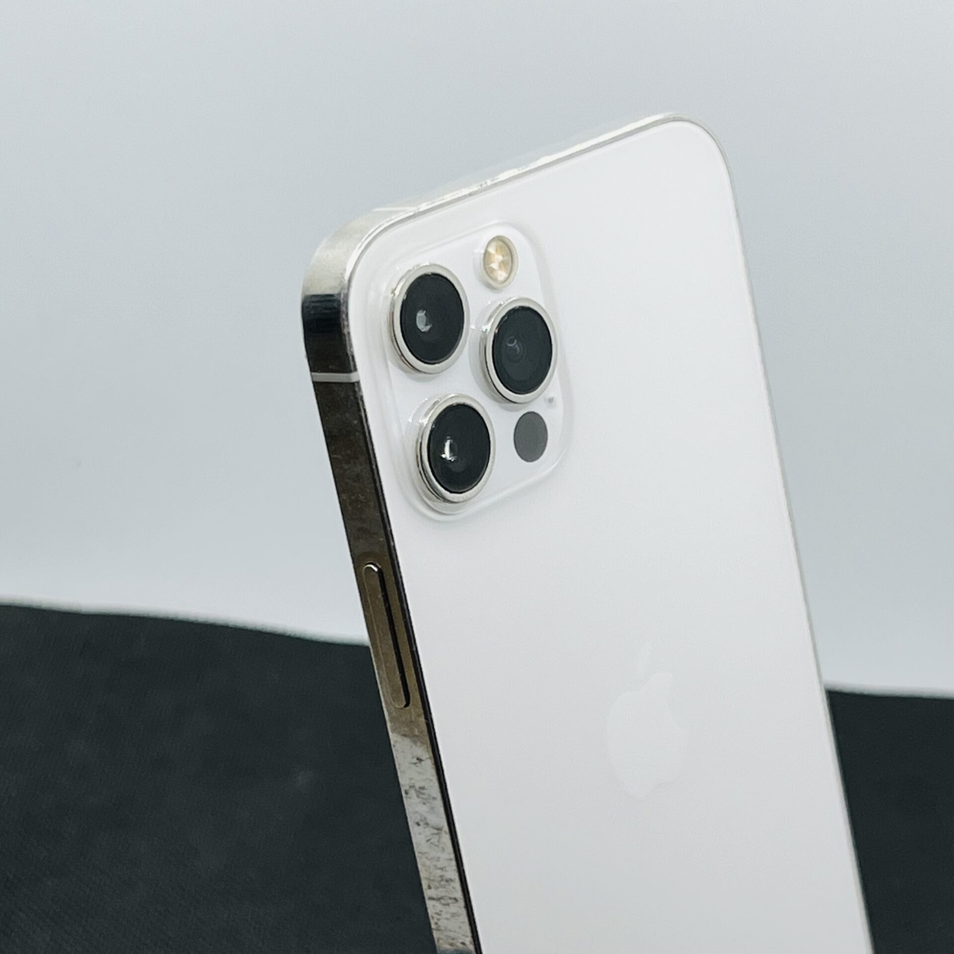 Apple iPhone 12 Pro 256GB Silver – (Grade B) - Image 11