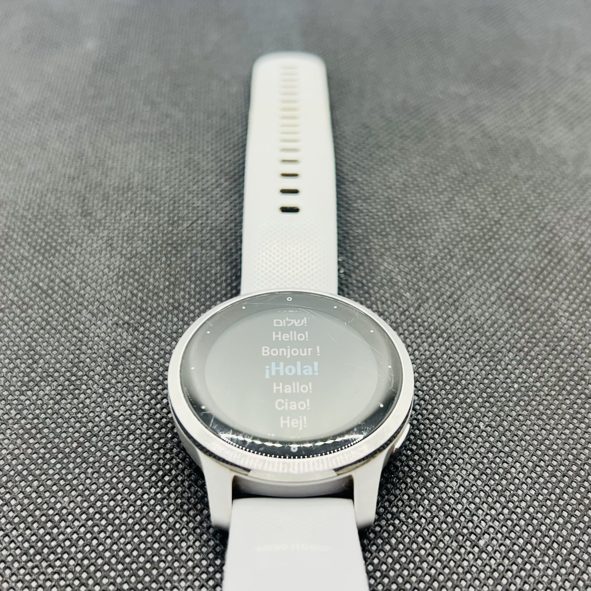 Garmin Vivoactive 4s Grey – (Grade B) - Image 2