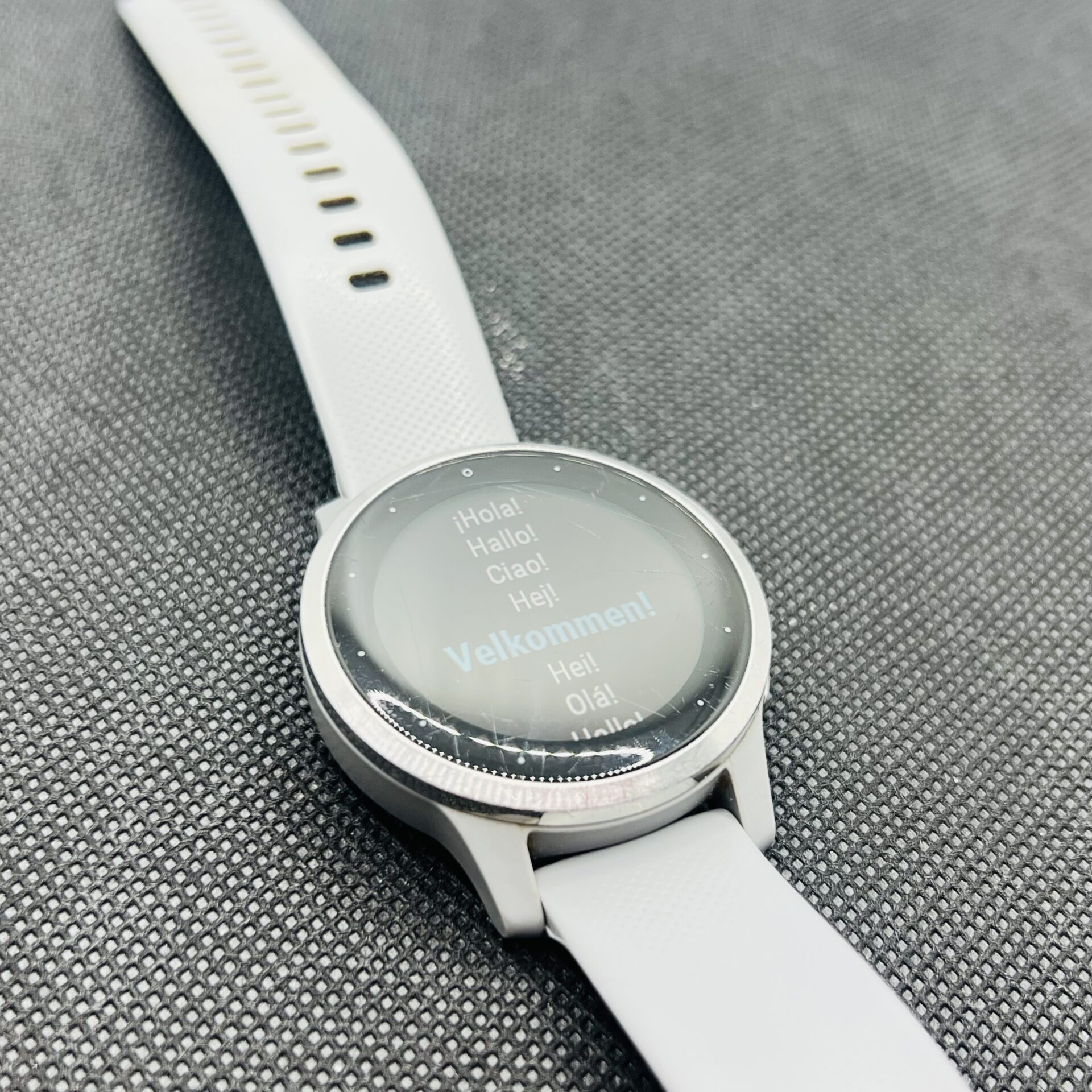 Garmin Vivoactive 4s Grey – (Grade B) - Image 5