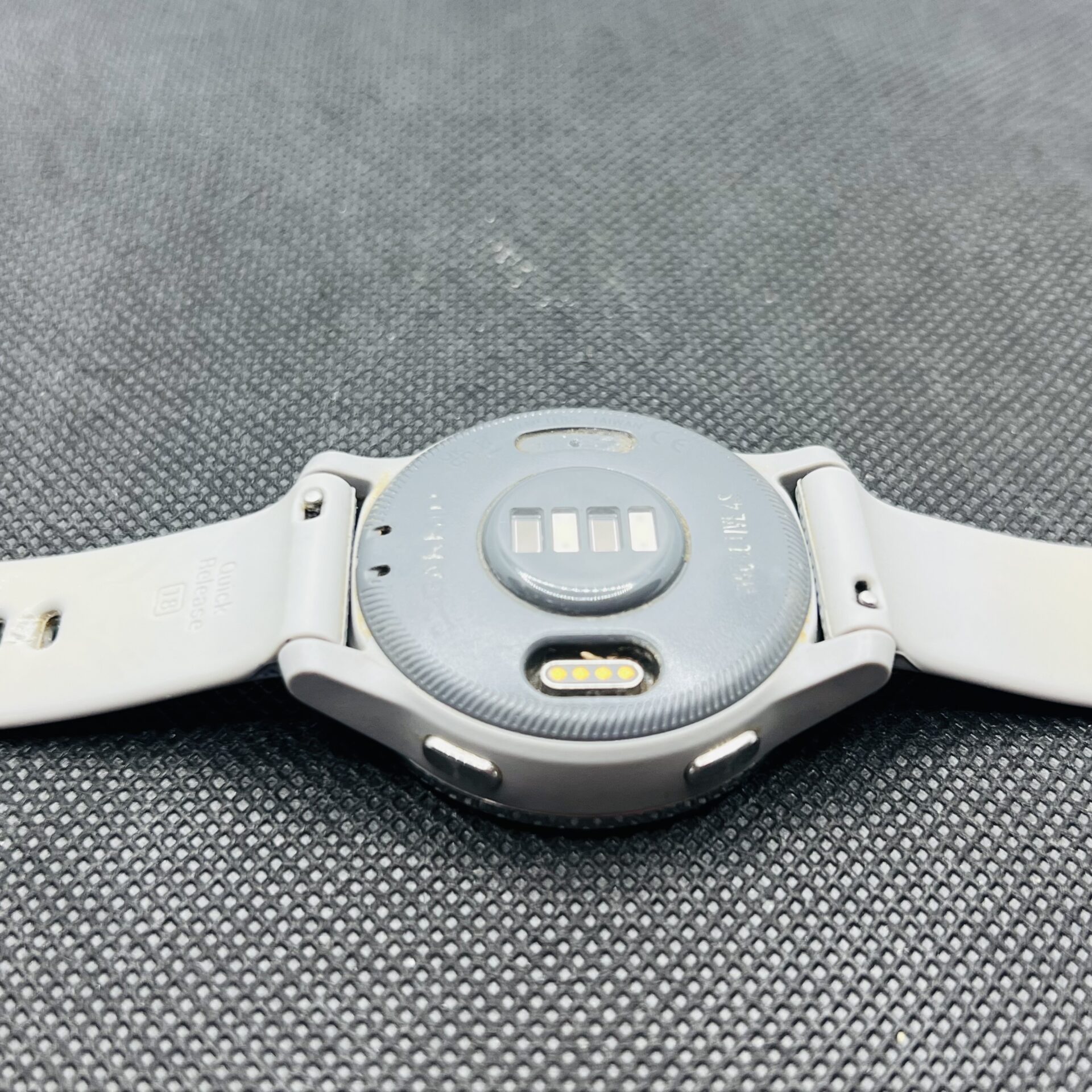 Garmin Vivoactive 4s Grey – (Grade B) - Image 8