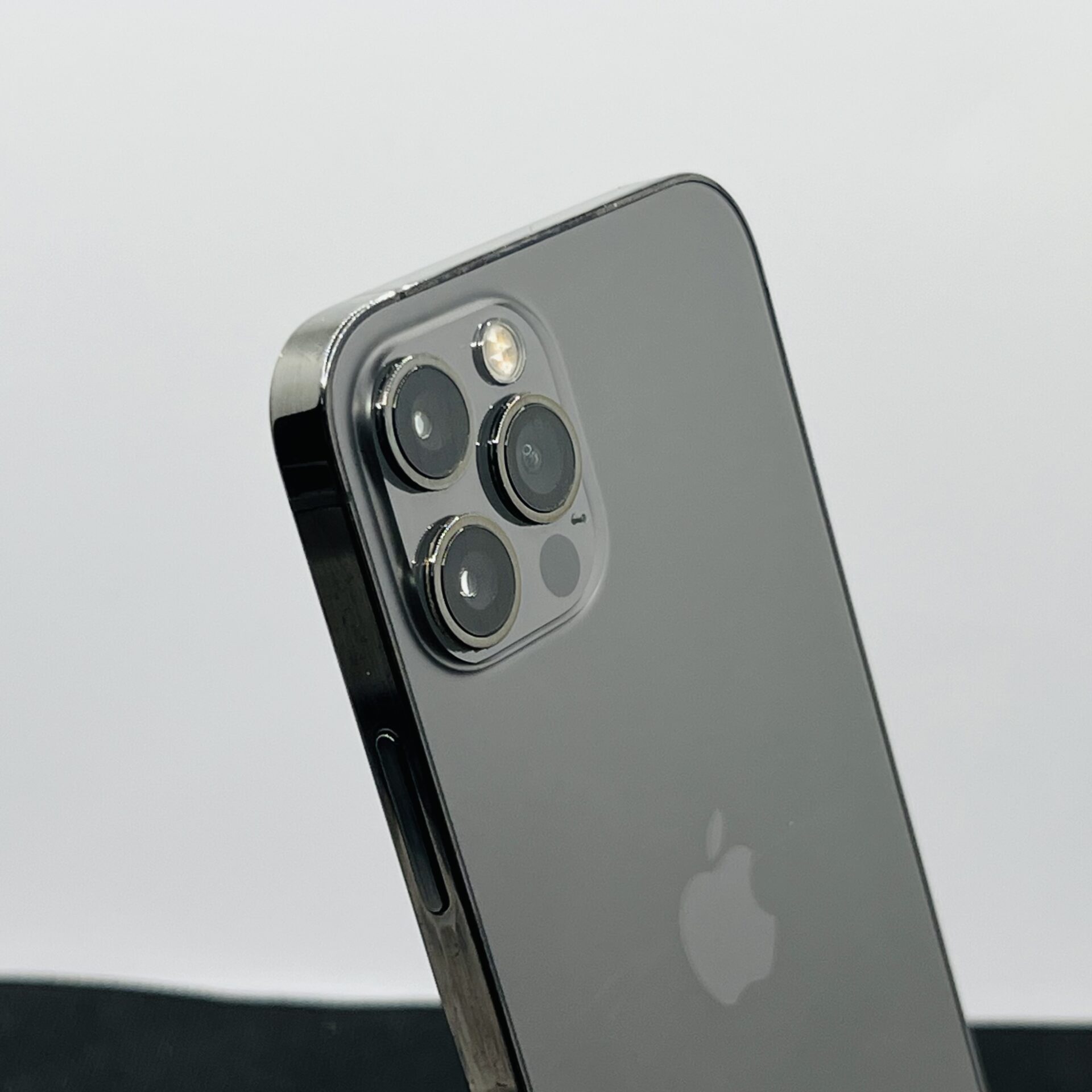 Apple iPhone 12 Pro 256GB Graphite – (Grade B) - Image 11