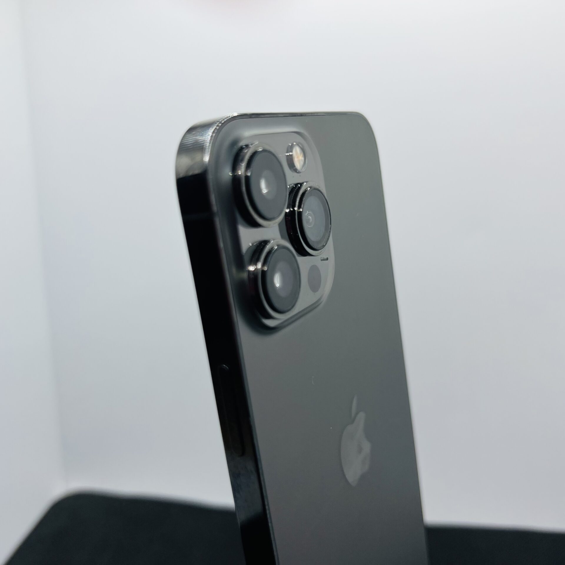 Apple iPhone 13 Pro Max 256GB Graphite (Grade B) - 1x Zoom Flickers - Image 5