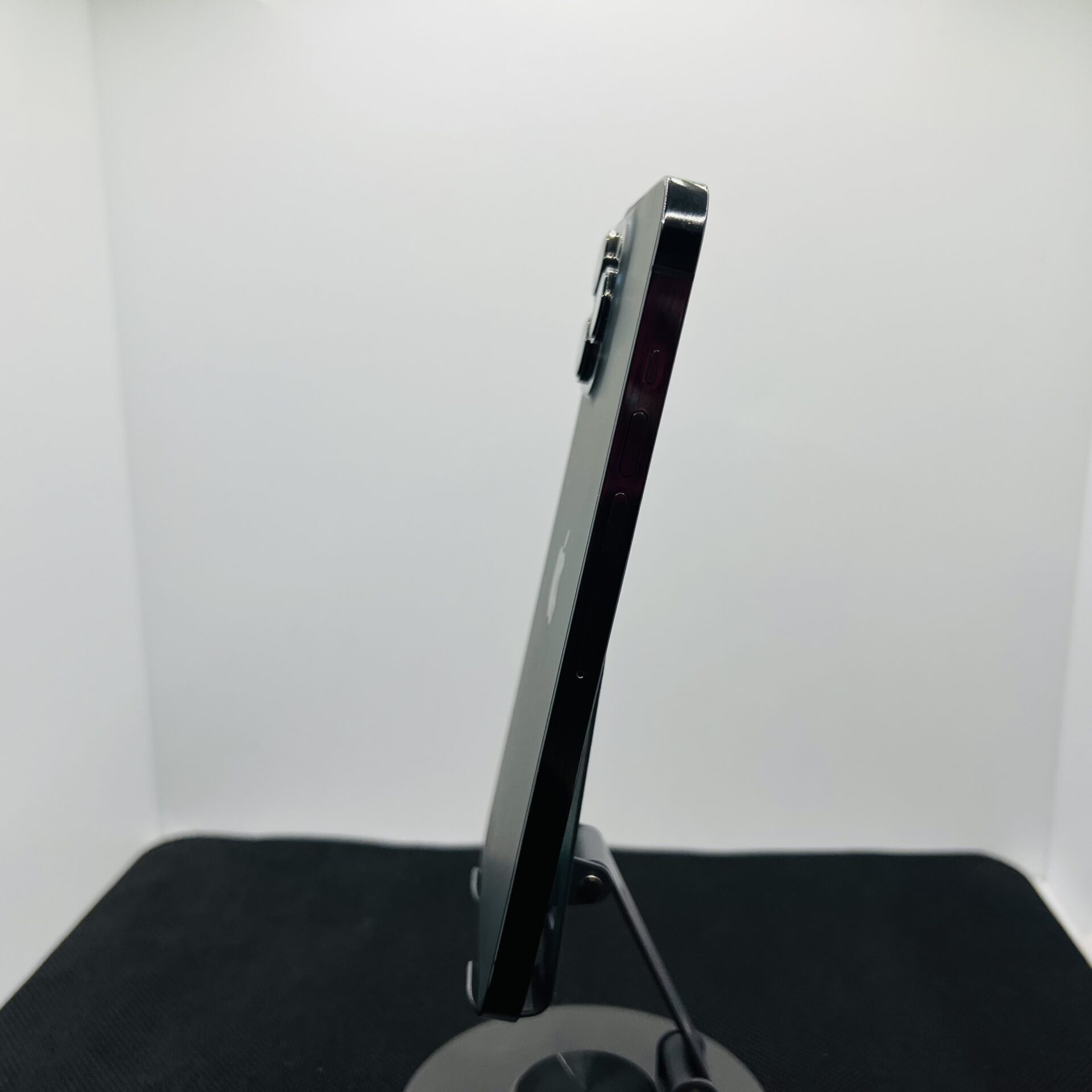 Apple iPhone 13 Pro Max 256GB Graphite (Grade B) - 1x Zoom Flickers - Image 9