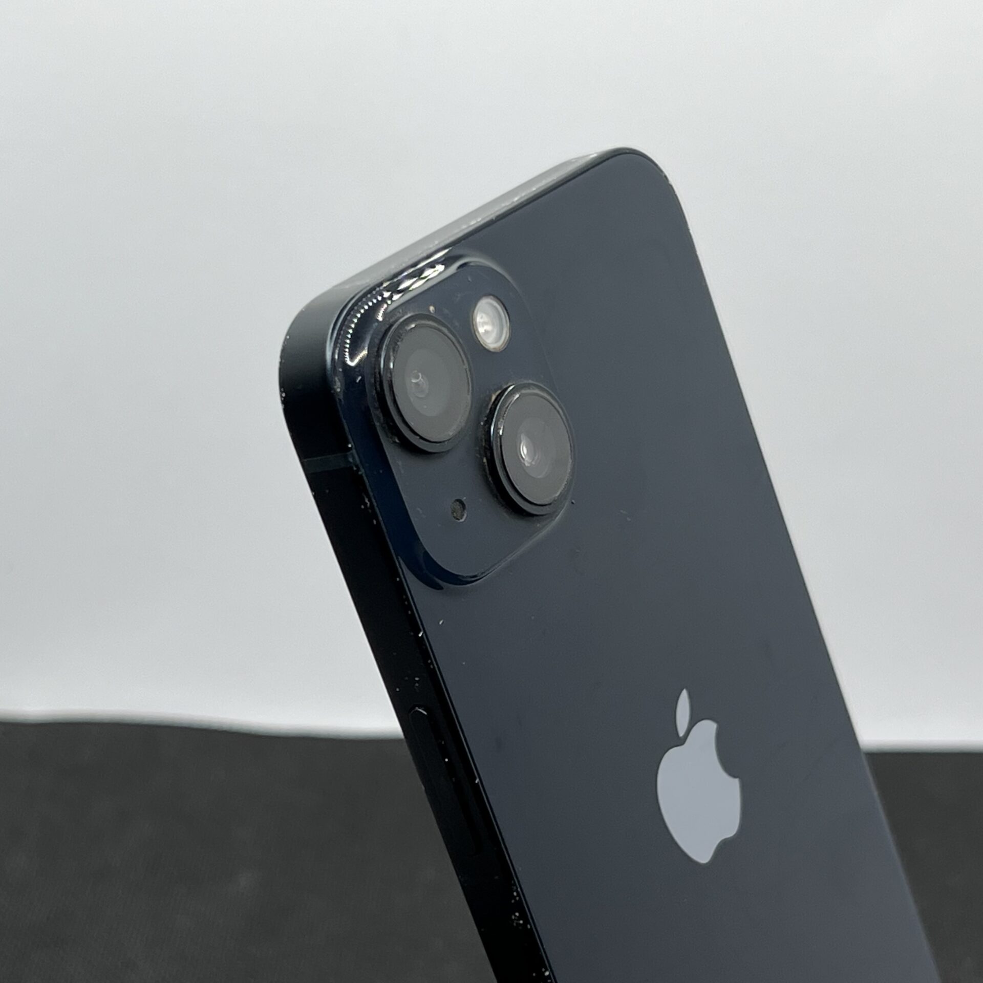 Apple iPhone 14 256GB Midnight – (Grade B) - Image 10