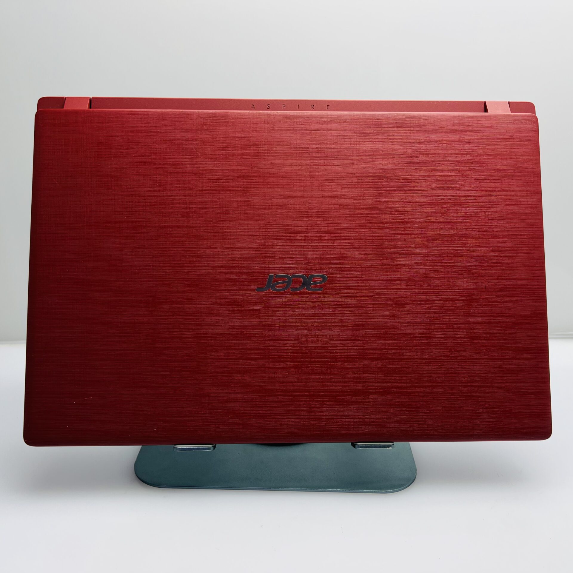 Acer Aspire 3 A315-31 "Celeron N3350" 1.10GHz 8GB RAM 1TB SSD SATA Red (Grade B) - Image 2