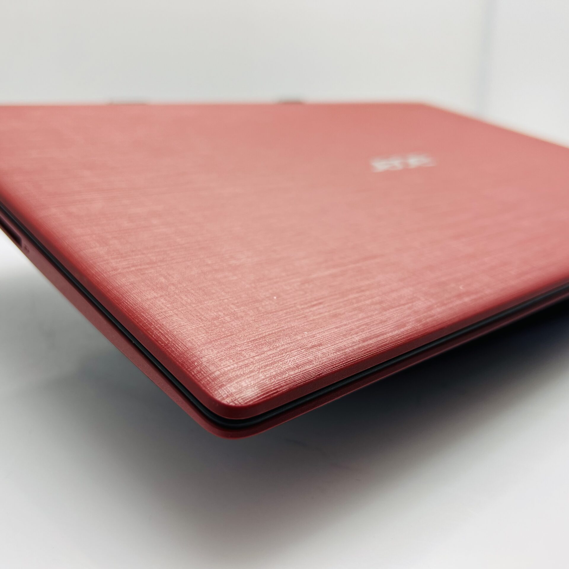 Acer Aspire 3 A315-31 "Celeron N3350" 1.10GHz 8GB RAM 1TB SSD SATA Red (Grade B) - Image 6