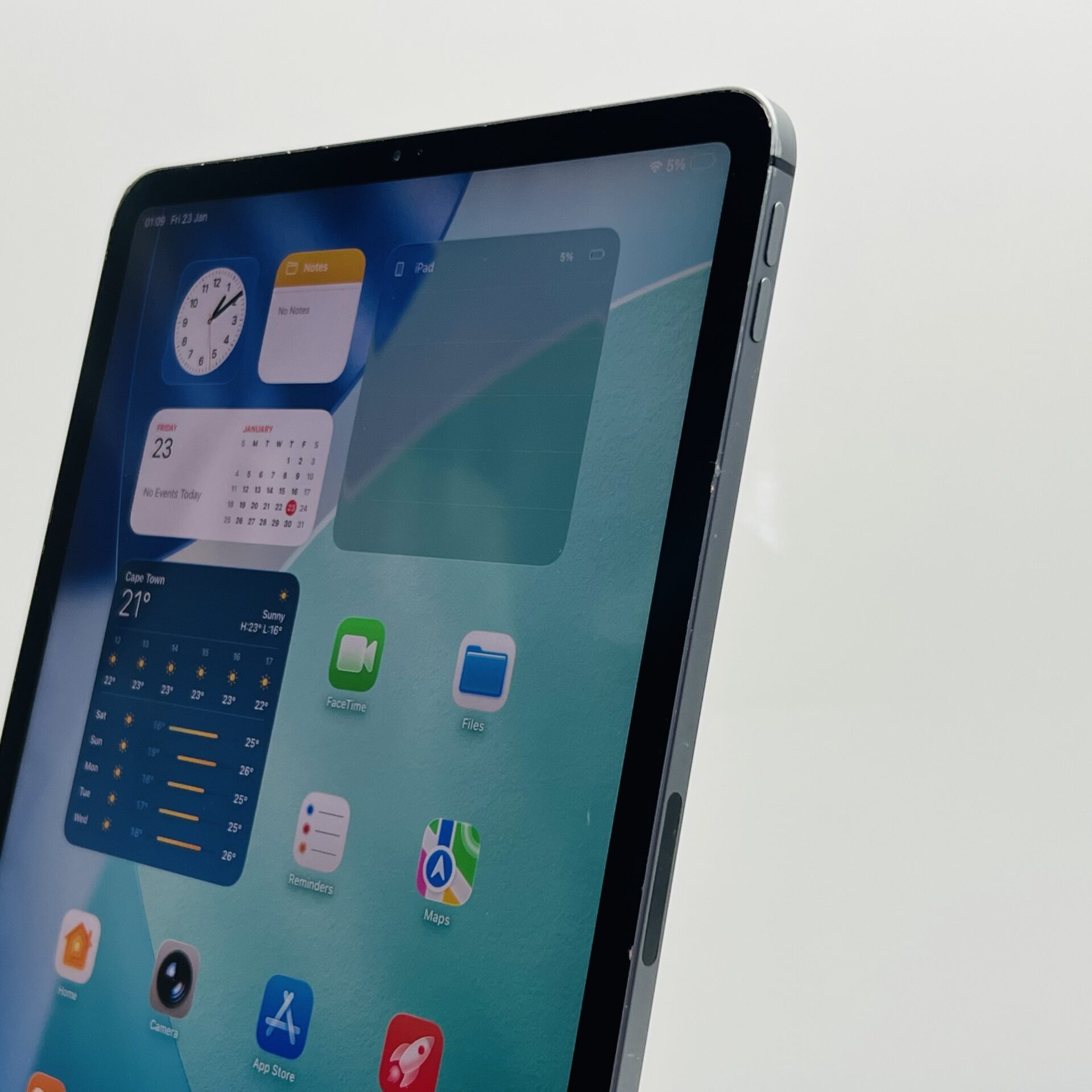 Apple iPad Pro 11″ 1st Gen (Wifi/Cellular) 512GB Space Gray (Grade B) – No Face ID And Dim Backlight - Image 5