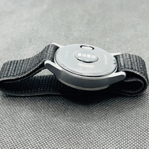 Garmin Vivoactive 4 Black With Black Nylon Straps (Condition: Fair) - Faulty Battery - Image 6