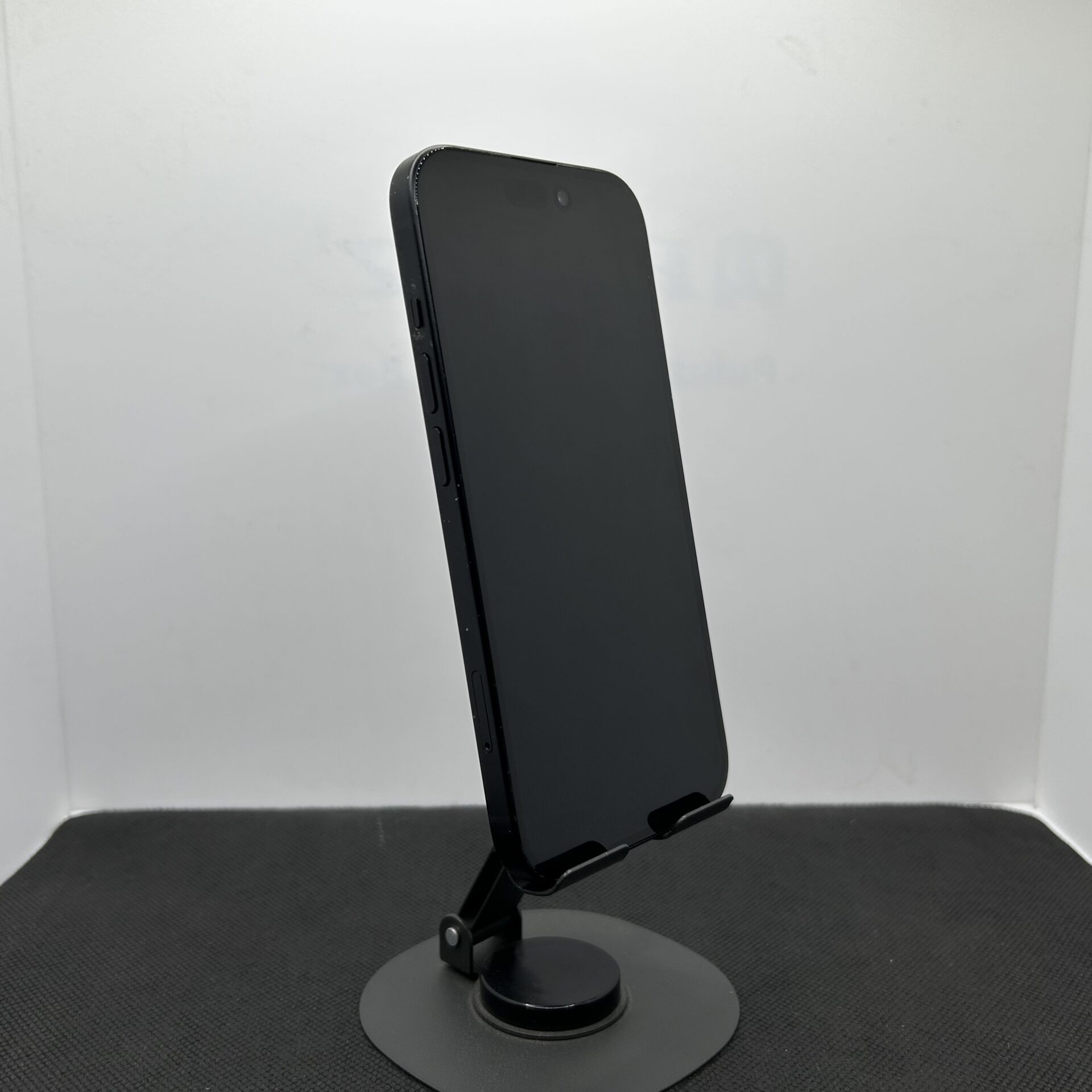 Apple iPhone 15 128GB Black - (Grade B) - Image 2