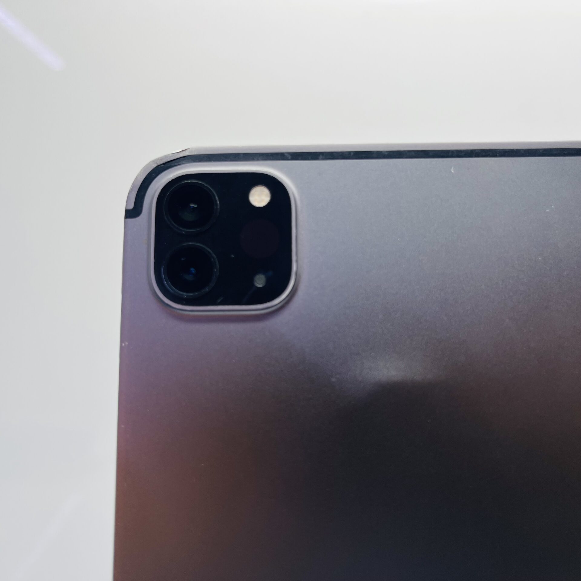 Apple iPad Pro 11″ 2nd Gen (WiFi/Cellular) 256GB Space Gray (Grade B) - Small Dead Pixels - Image 8