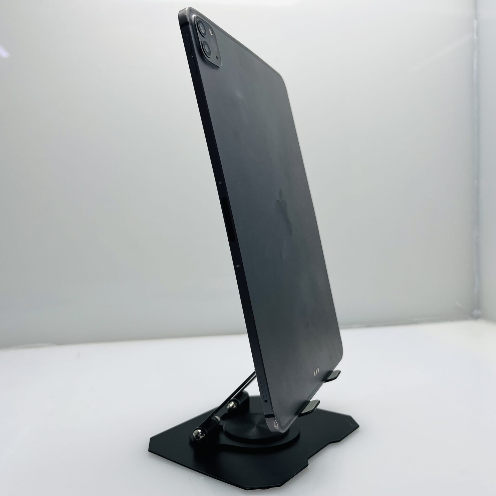 Apple iPad Pro 11″ 2nd Gen (WiFi/Cellular) 256GB Space Gray (Grade B) - Small Dead Pixels - Image 5