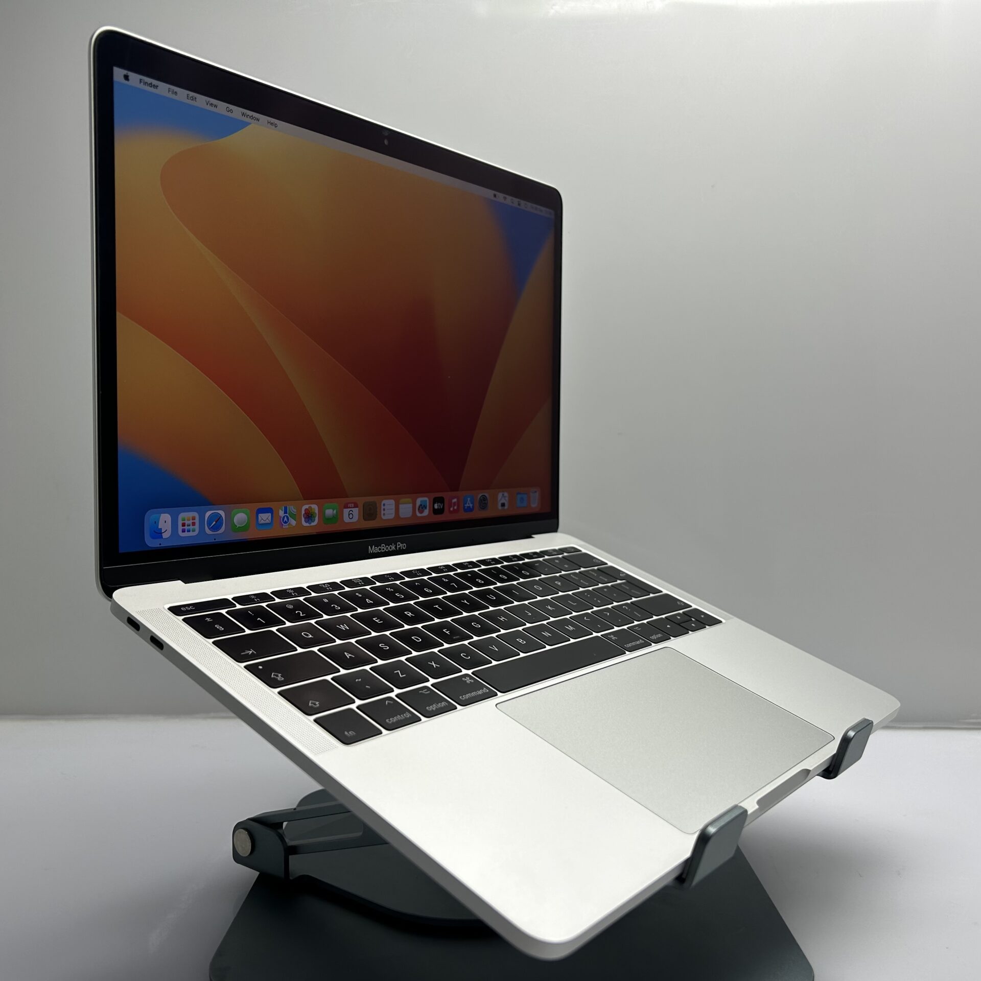 Apple MacBook Pro 13-Inch “Core i5” 2.3GHz (2017) 8GB RAM 128GB SSD Silver – (Grade B) - Image 2