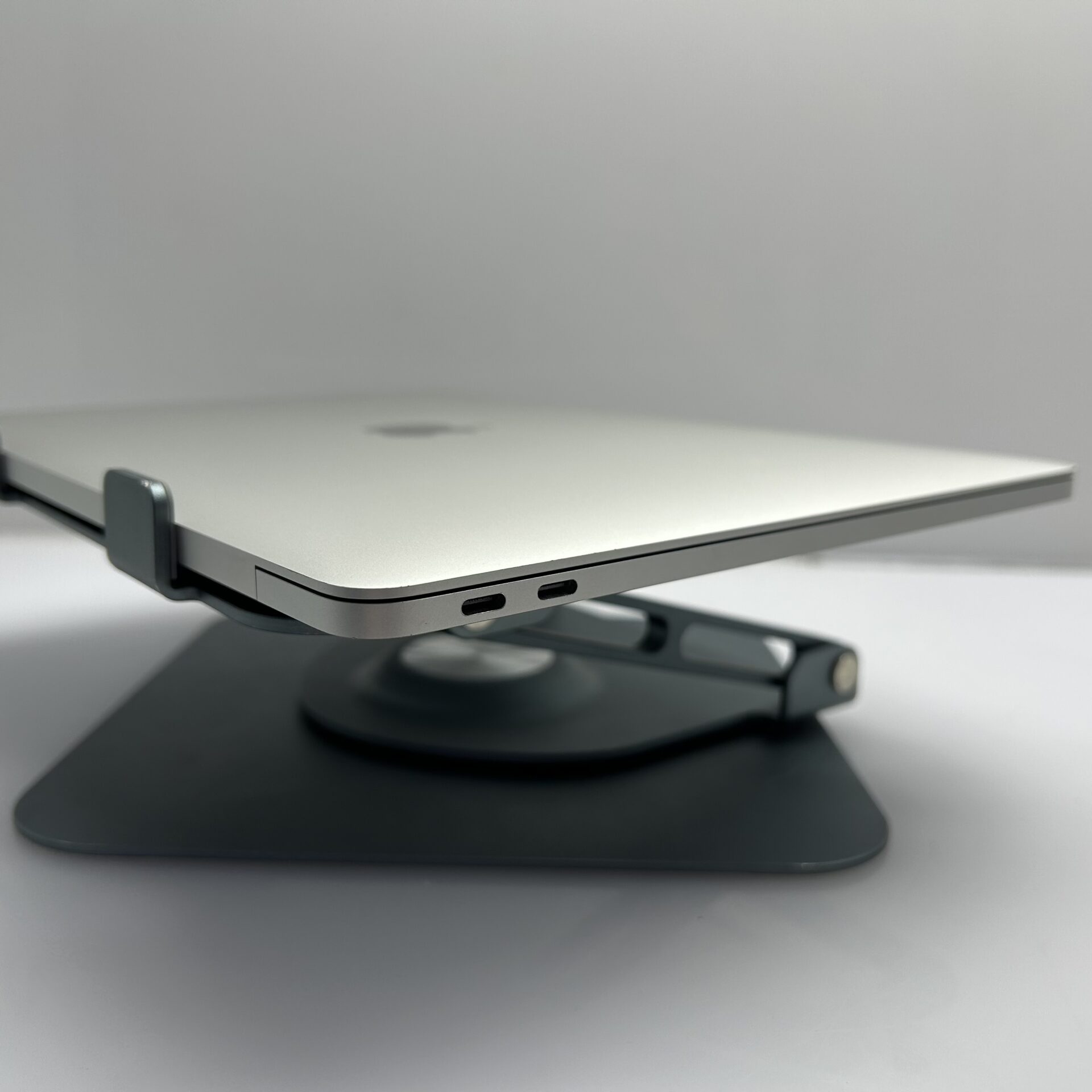 Apple MacBook Pro 13-Inch “Core i5” 2.3GHz (2017) 8GB RAM 128GB SSD Silver – (Grade B) - Image 8