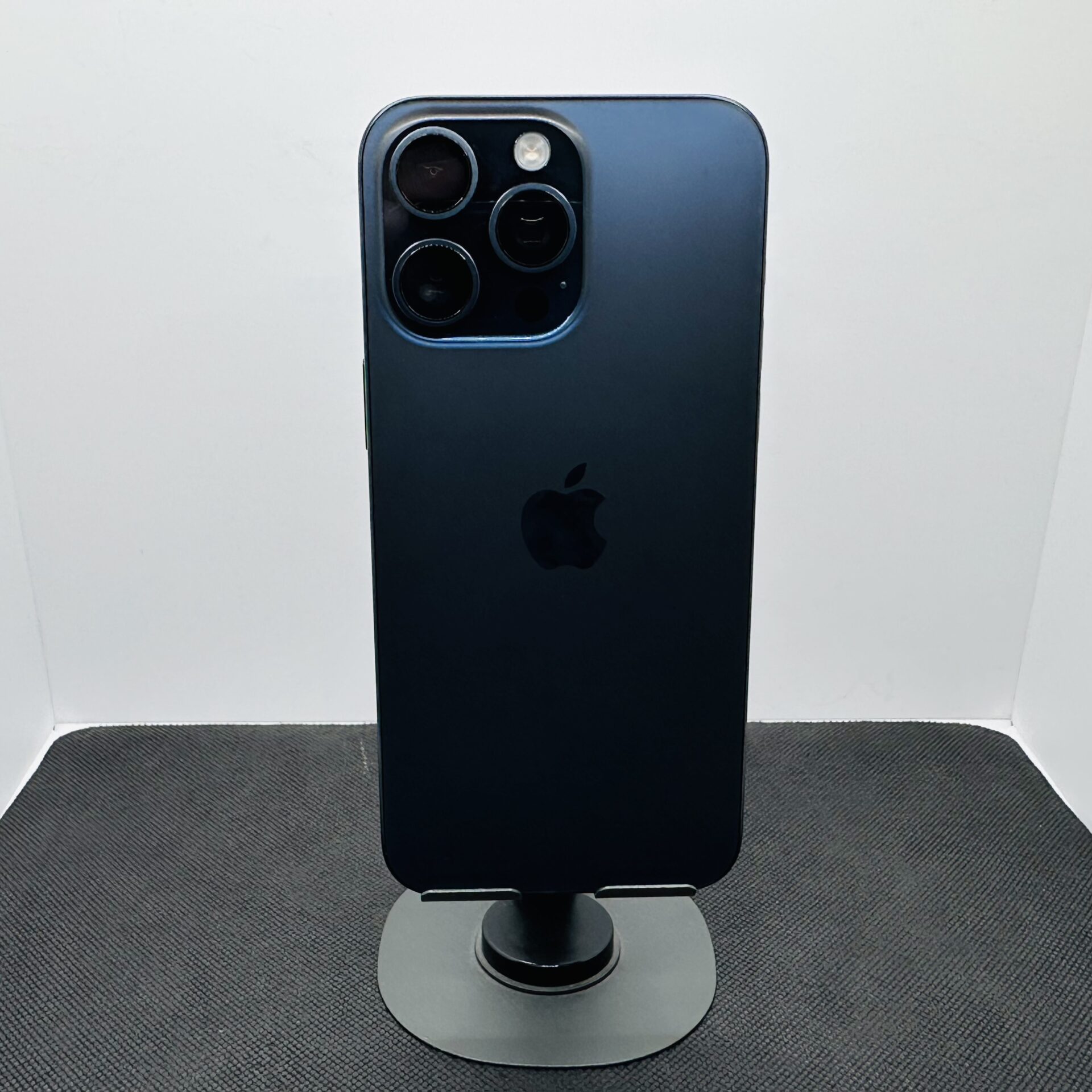 Apple iPhone 15 Pro Max 1TB Blue Titanium - (Grade B) - Image 10