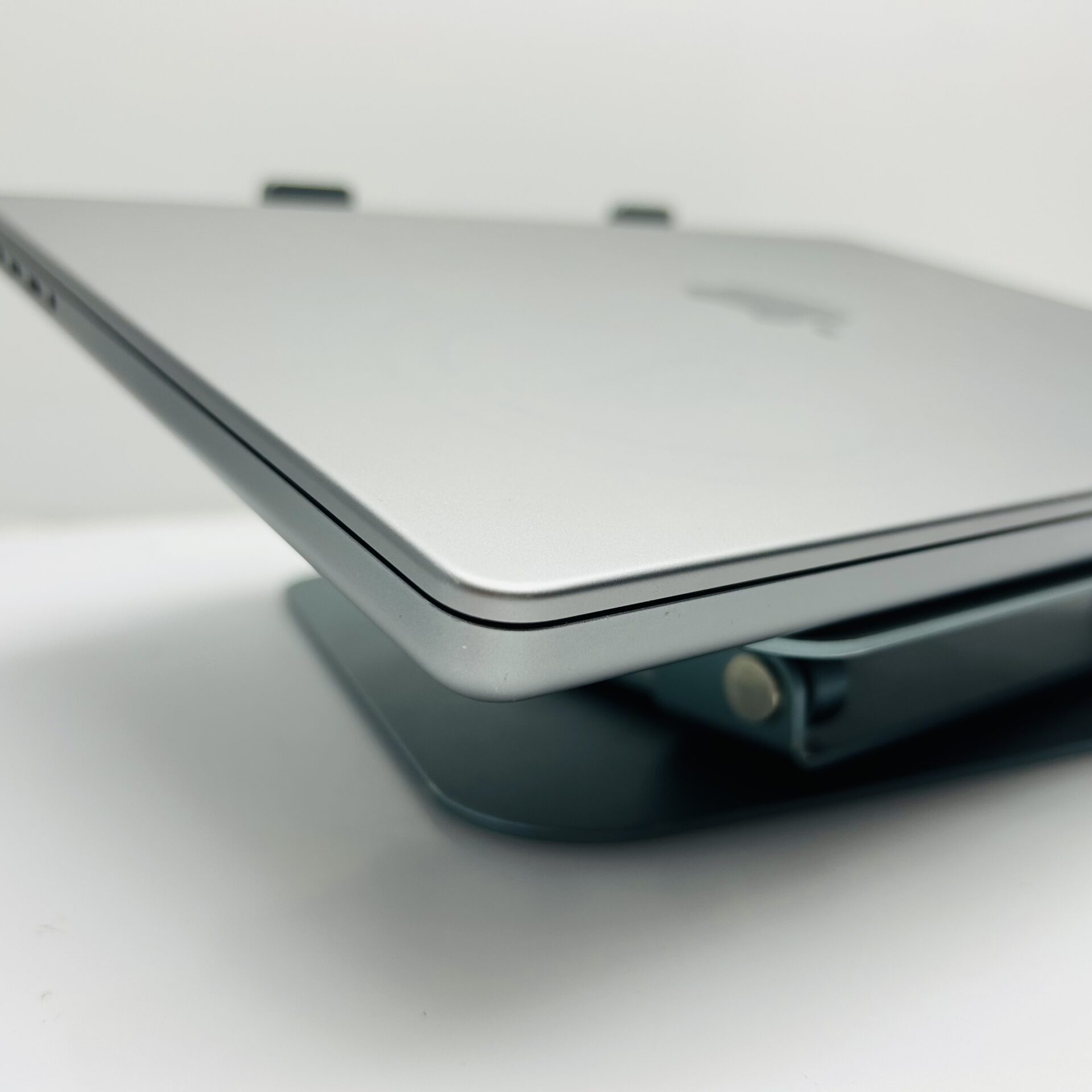 Apple Macbook Pro “M1 Pro” 14-Inch 8 CPU/14 GPU (2021) 16GB RAM 512GB SSD Space Gray – (Grade B) - Image 8