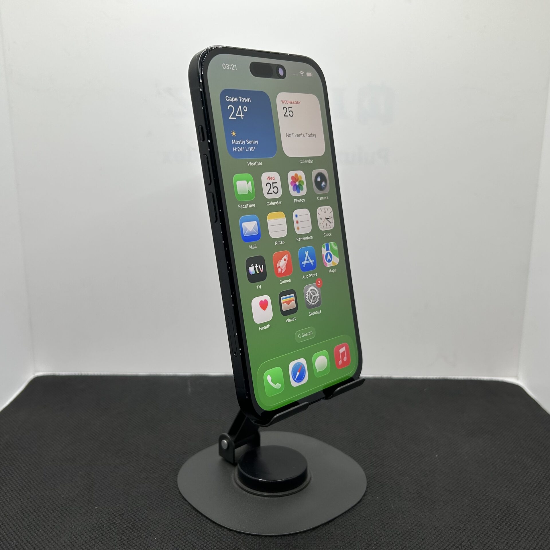 Apple iPhone 15 128GB Black - (Grade B) - Image 4