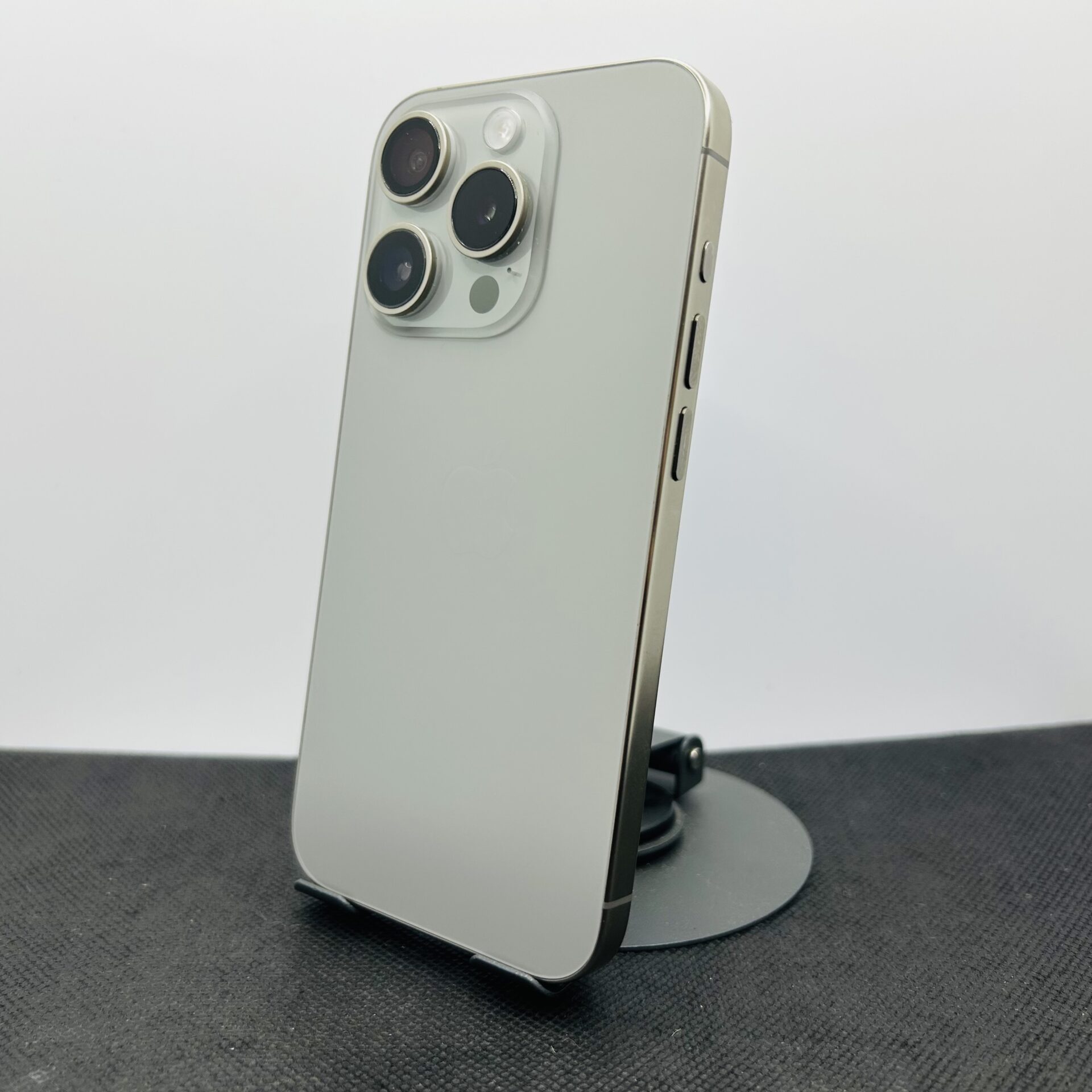 Apple iPhone 15 Pro 128GB Natural Titanium - (Grade B) - Image 8