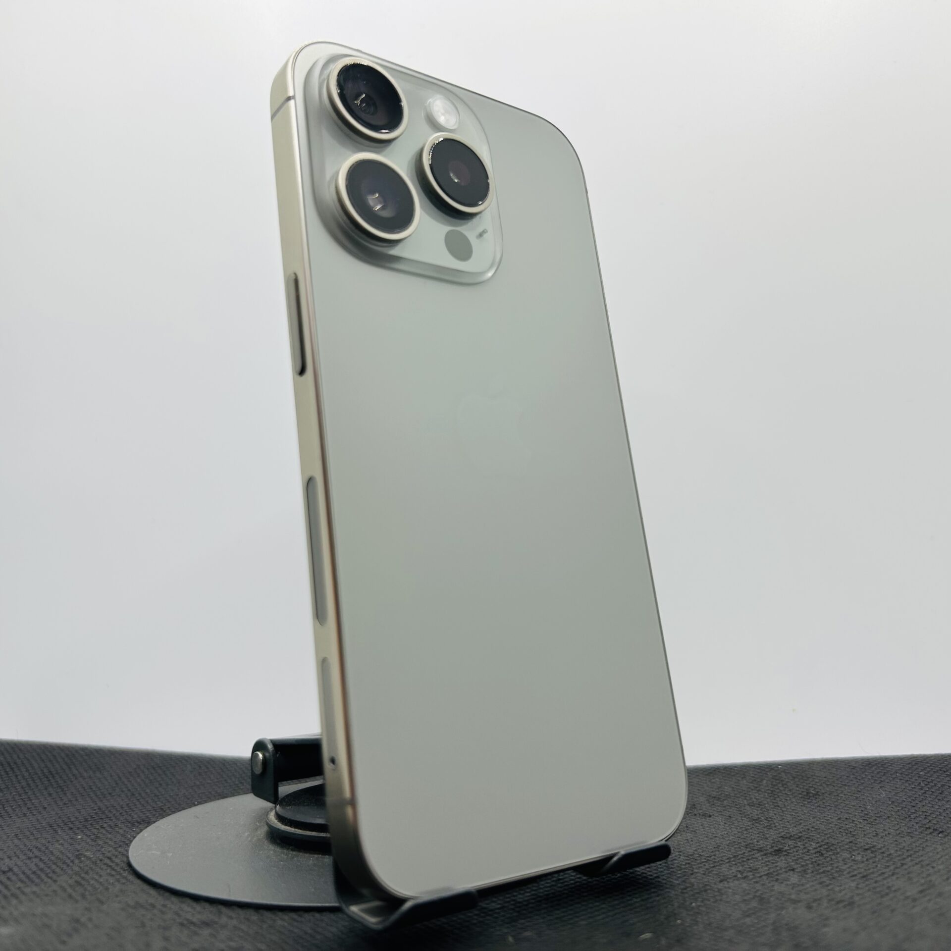 Apple iPhone 15 Pro 128GB Natural Titanium - (Grade B) - Image 9