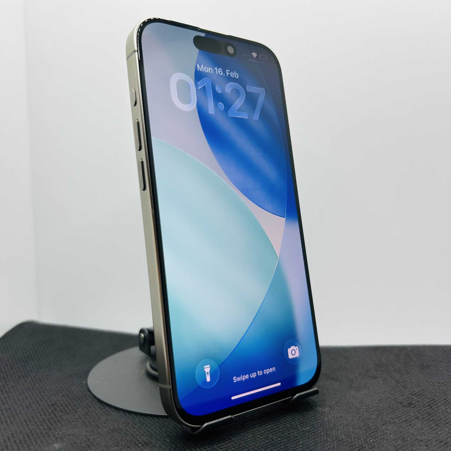 Apple iPhone 15 Pro 128GB Natural Titanium - (Grade B) - Image 4