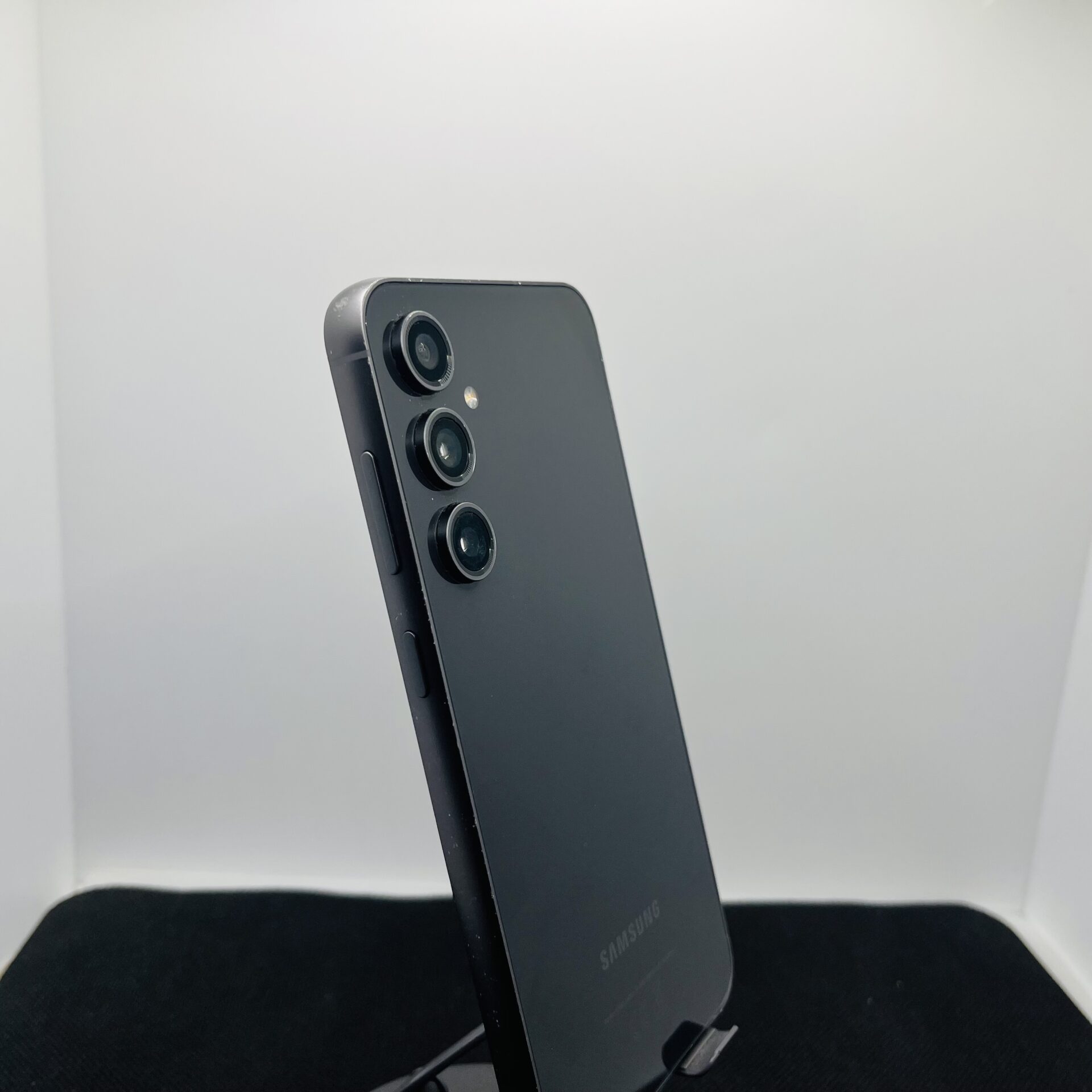 Samsung Galaxy S23 FE 256GB Graphite – (Grade B) - Image 8