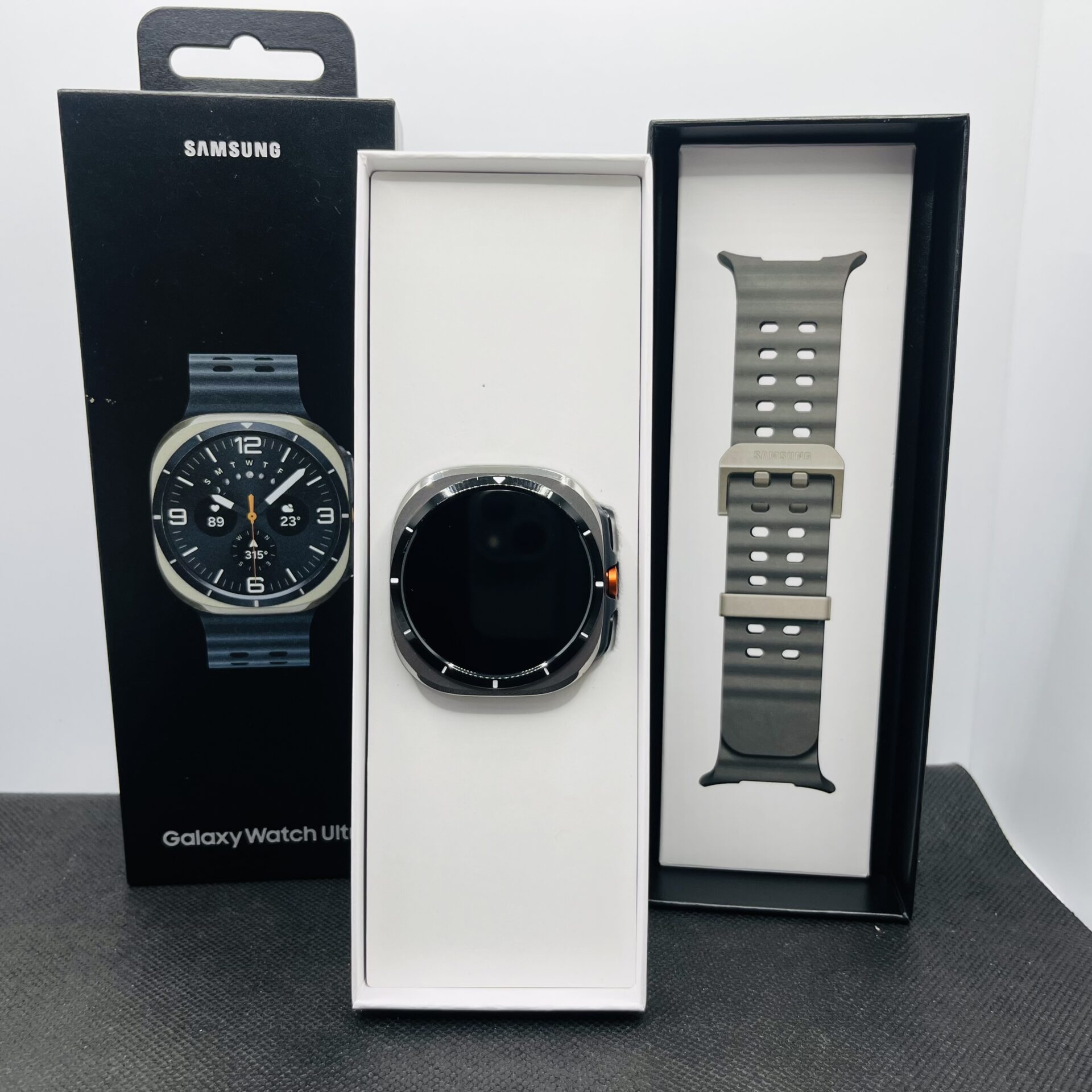 Samsung Galaxy Watch Ultra Grey (Grade B)- 2025 Model - Image 2