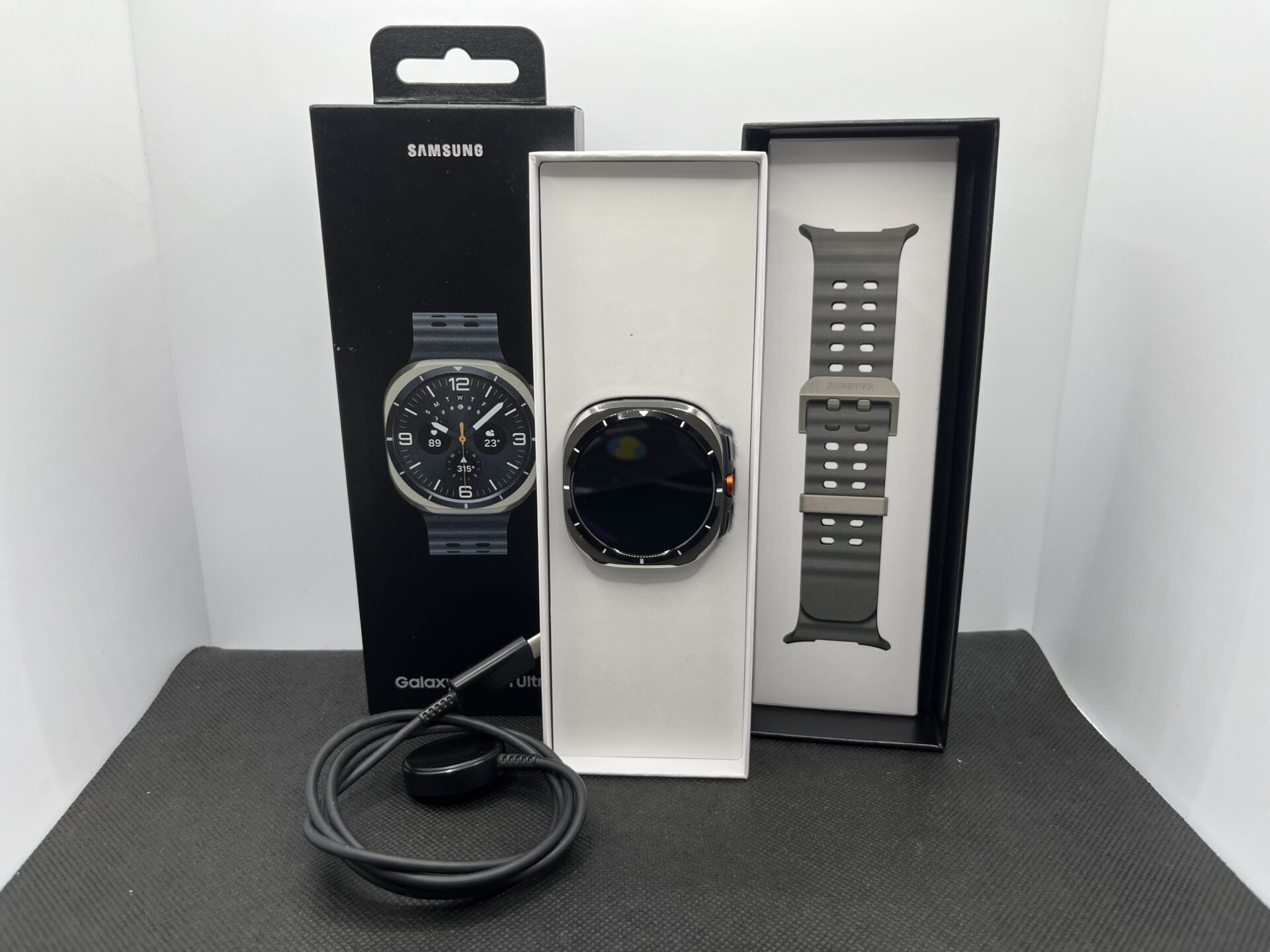 Samsung Galaxy Watch Ultra Grey (Grade B)- 2025 Model - Image 3