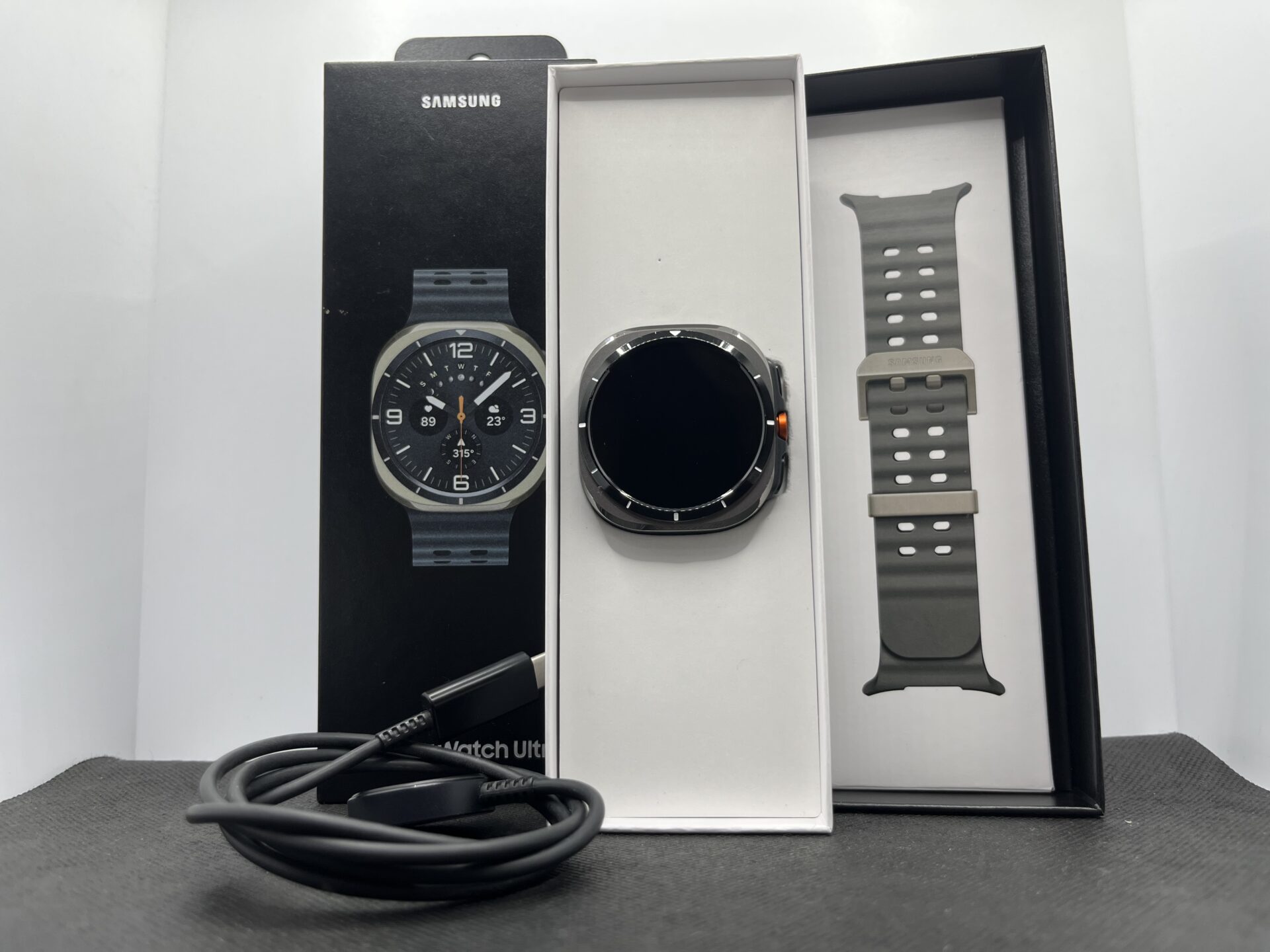 Samsung Galaxy Watch Ultra Grey (Grade B)- 2025 Model - Image 4
