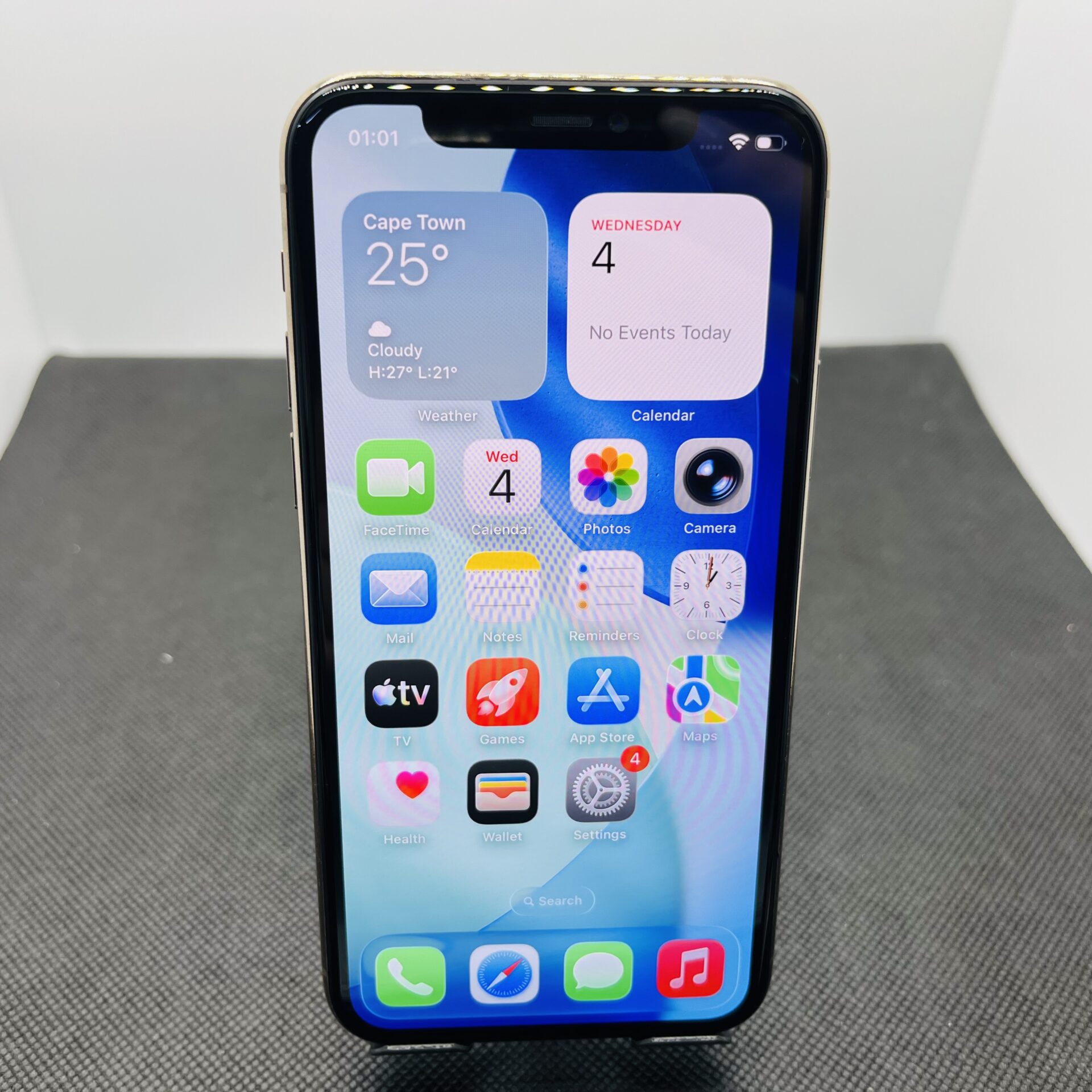 Apple iPhone 11 Pro 256GB Gold (Grade B) - Image 3