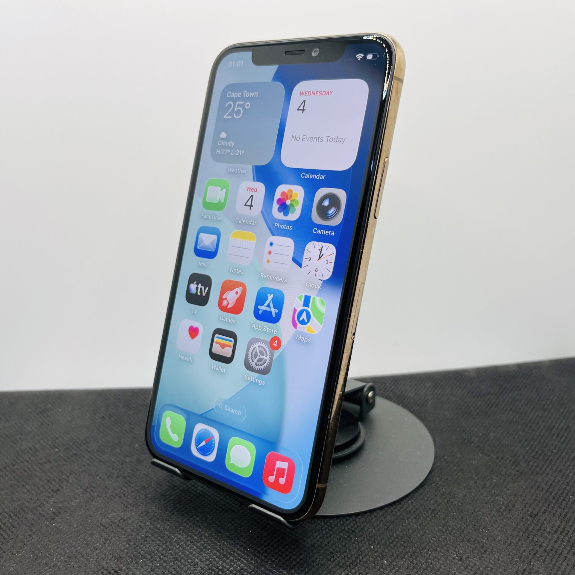 Apple iPhone 11 Pro 256GB Gold (Grade B) - Image 4